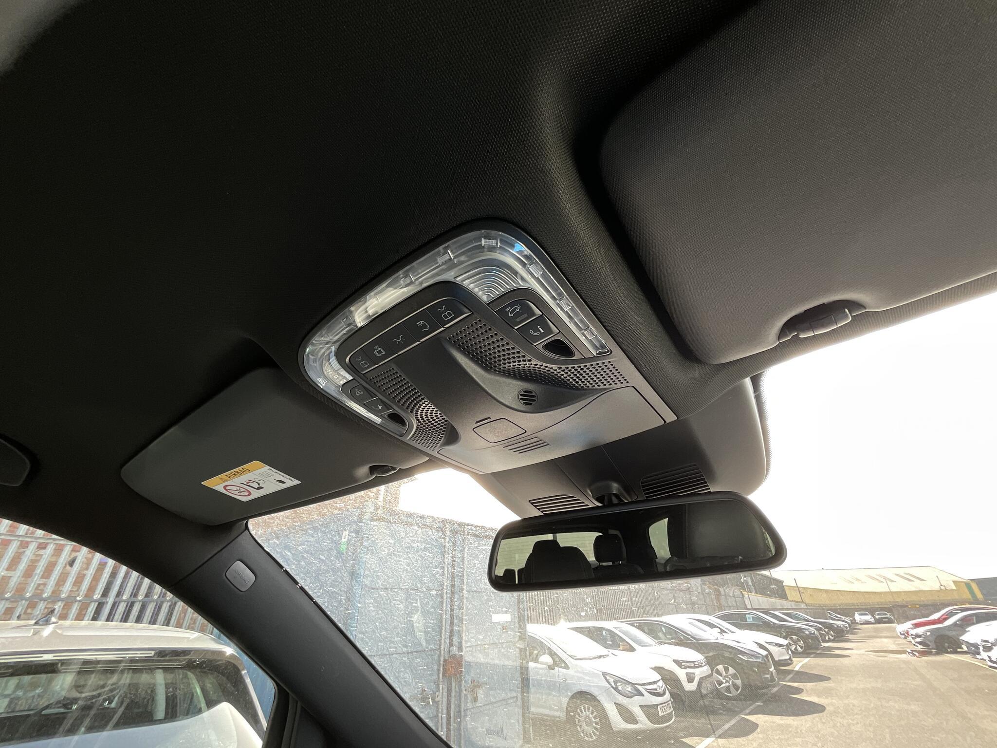 Mercedes V Class - Image 15