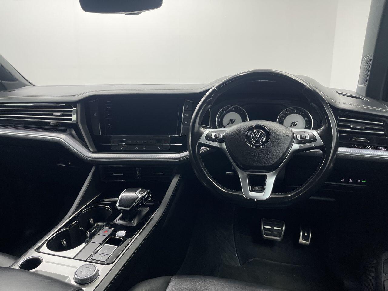 Volkswagen Touareg - Image 33