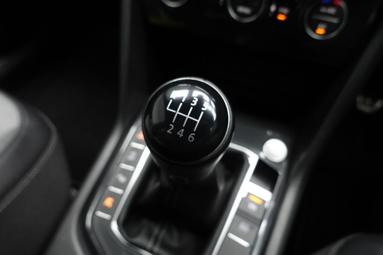 Volkswagen Tiguan - Image 38