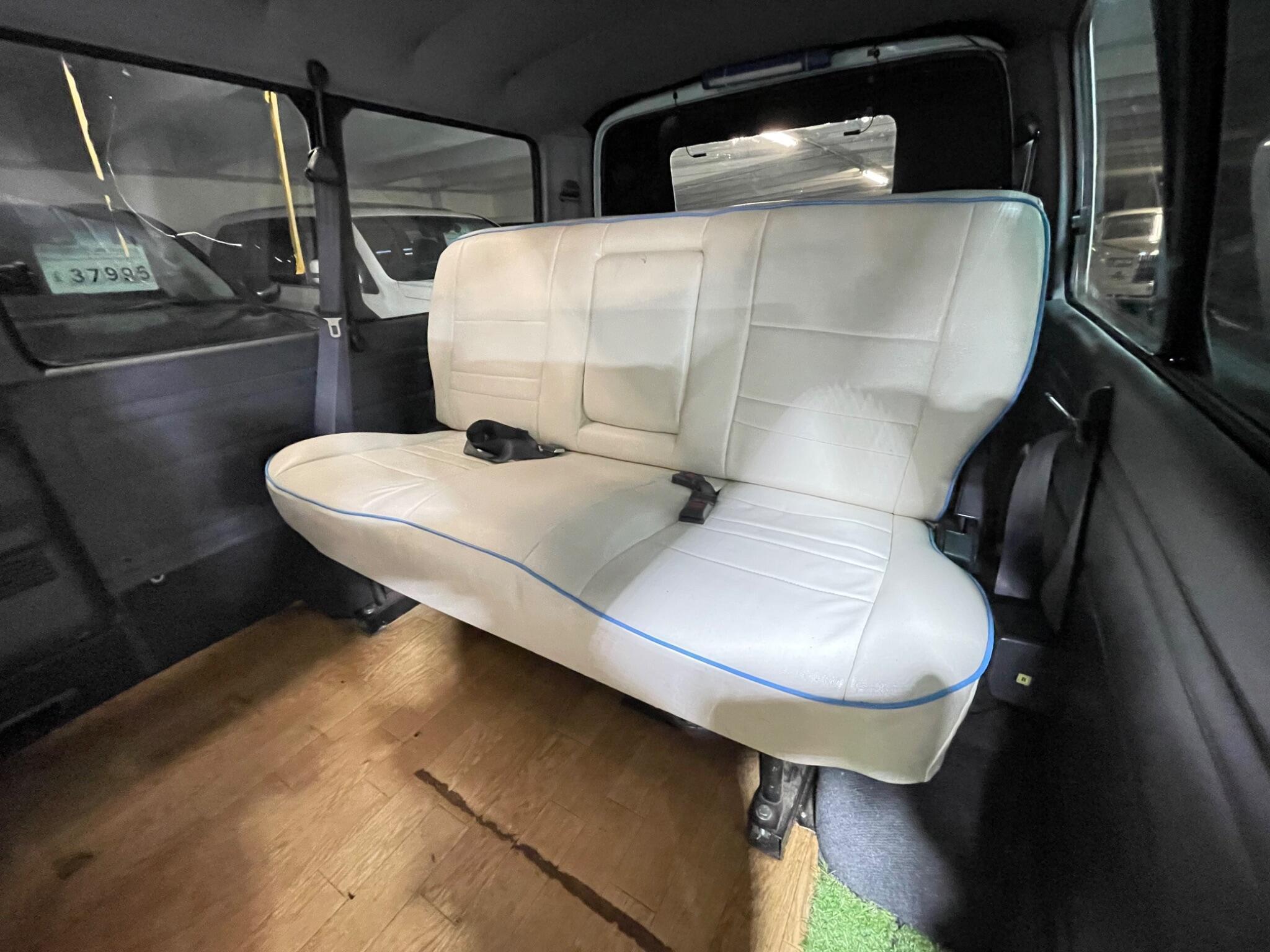 Toyota Hiace - Image 12