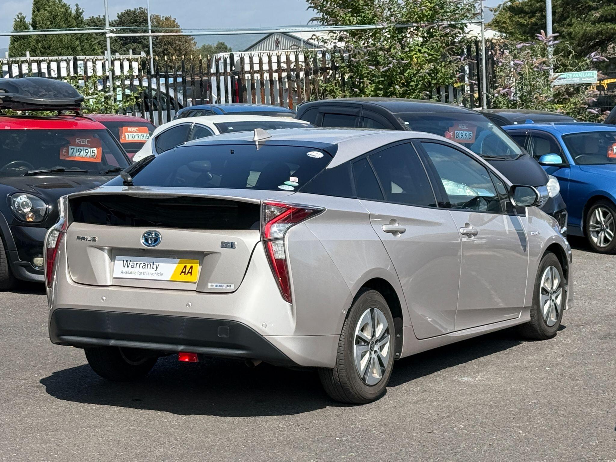 Toyota Prius - Image 20
