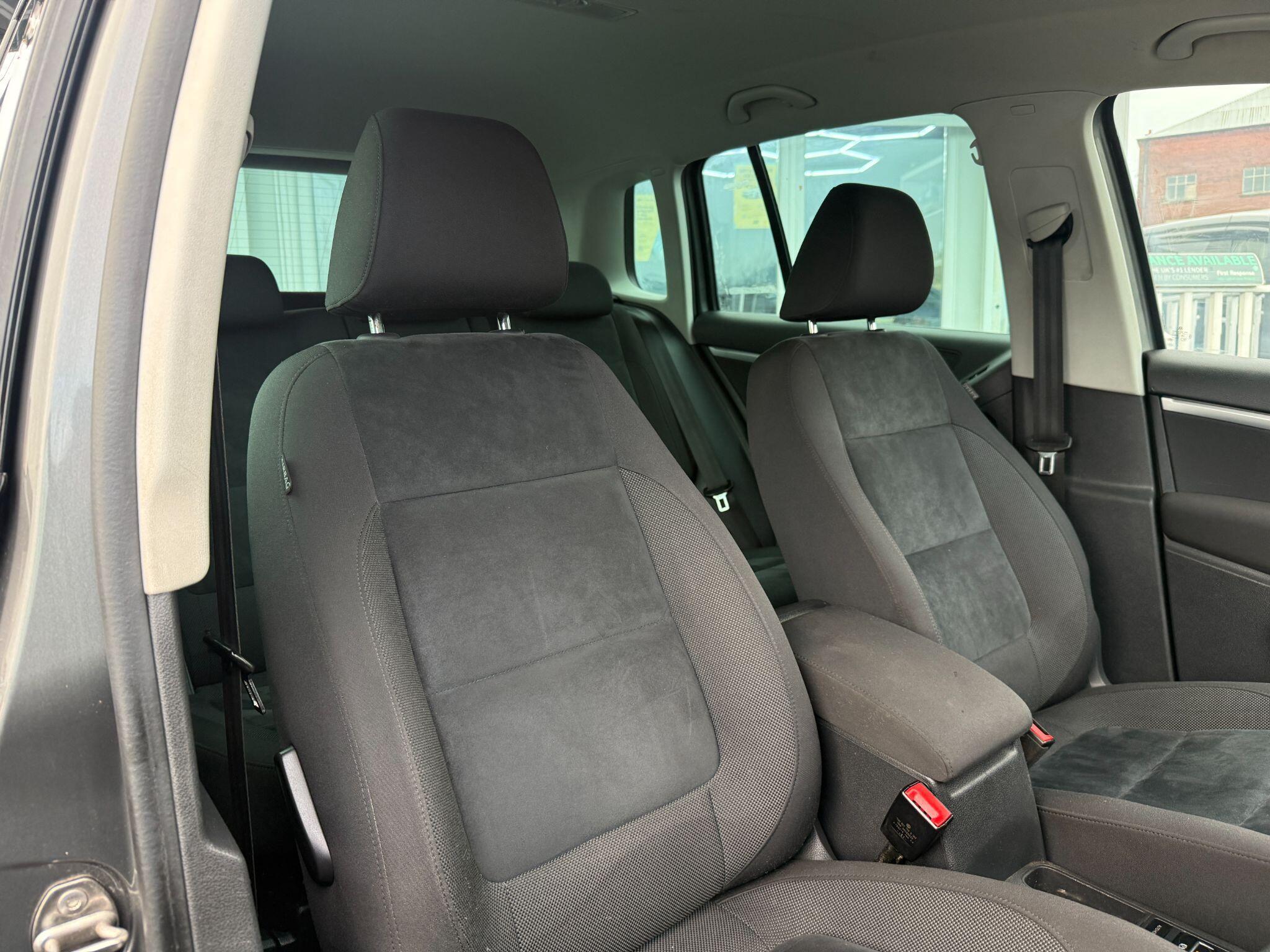 Volkswagen Tiguan - Image 27