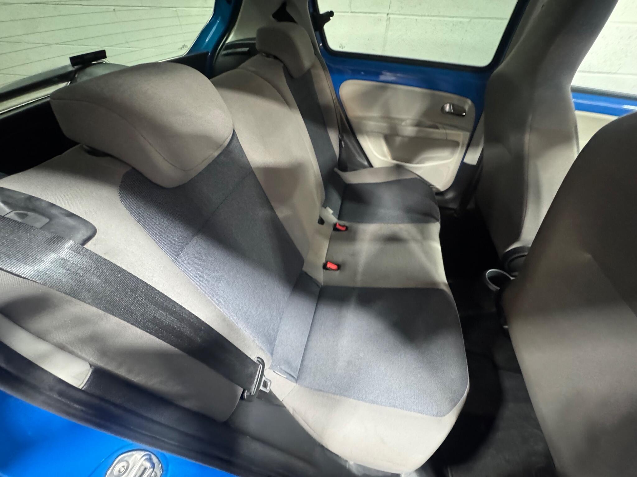 Volkswagen up! - Image 12
