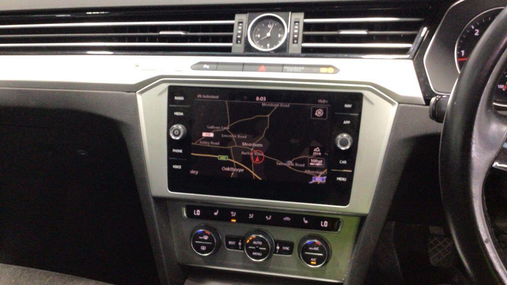 Volkswagen Passat - Image 4
