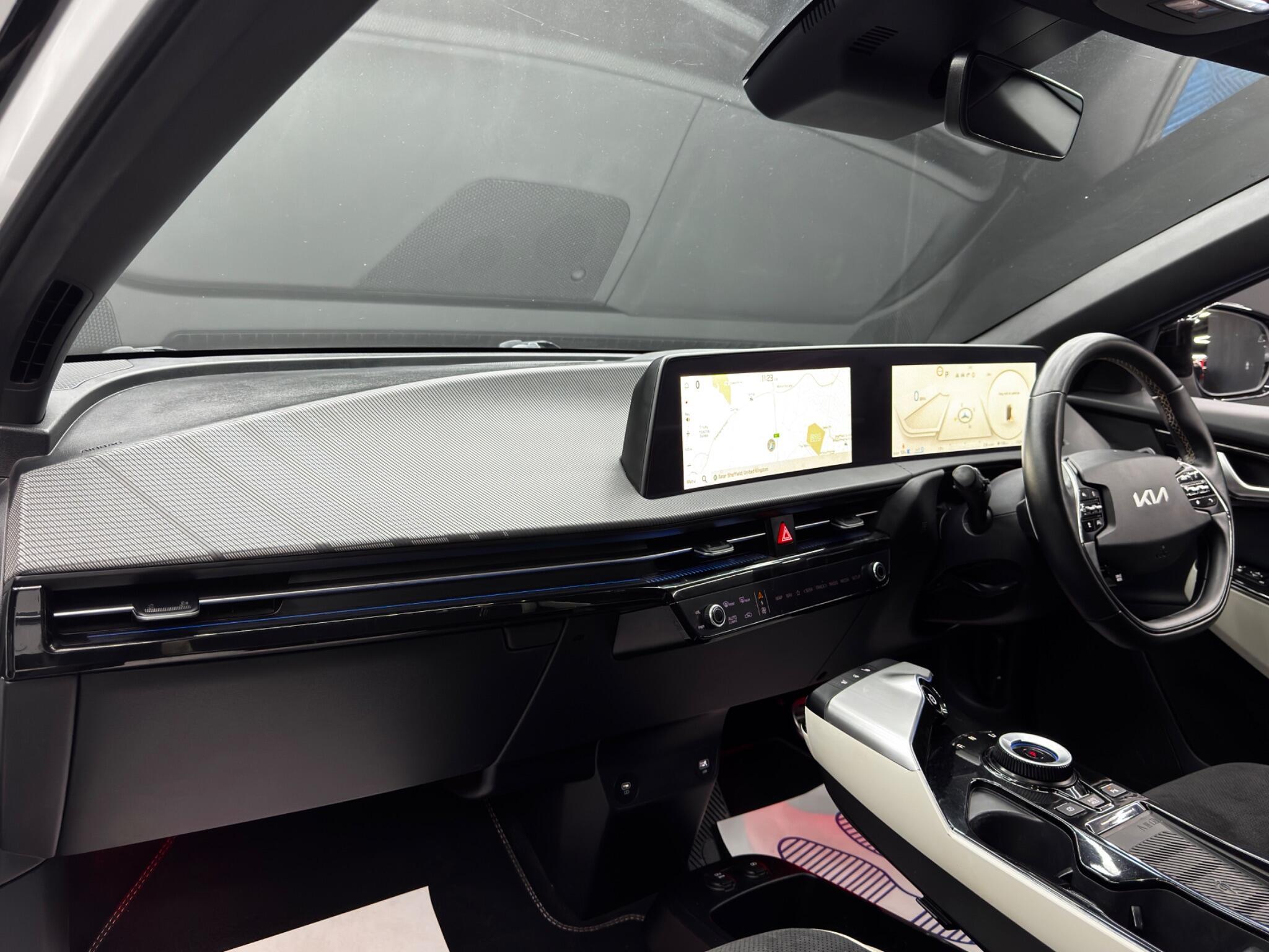 Kia EV6 - Image 11