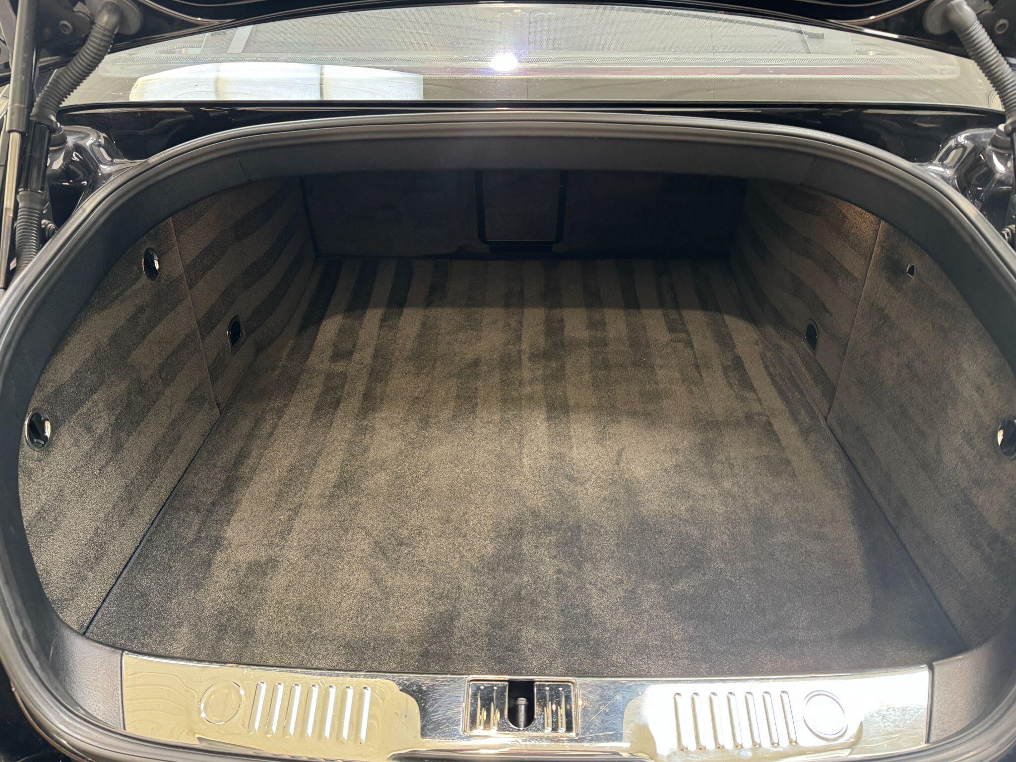 Bentley Flying Spur - Image 39