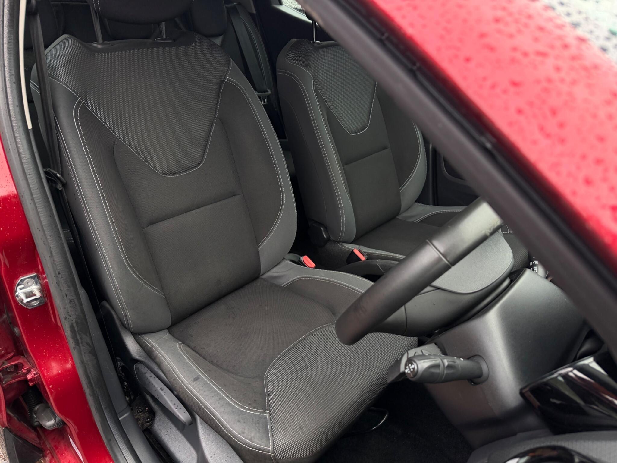 Renault Clio - Image 12