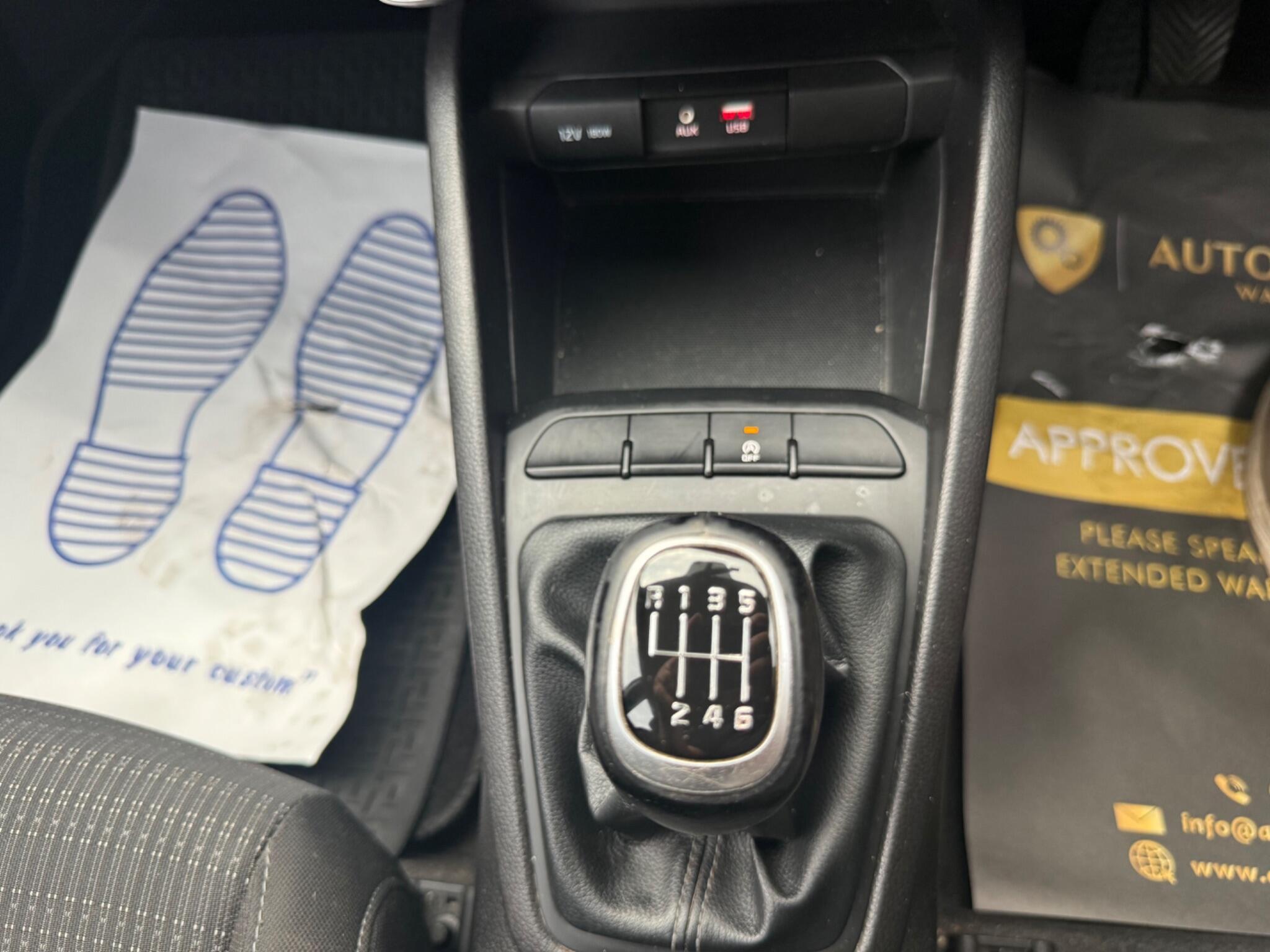 Kia Stonic - Image 18
