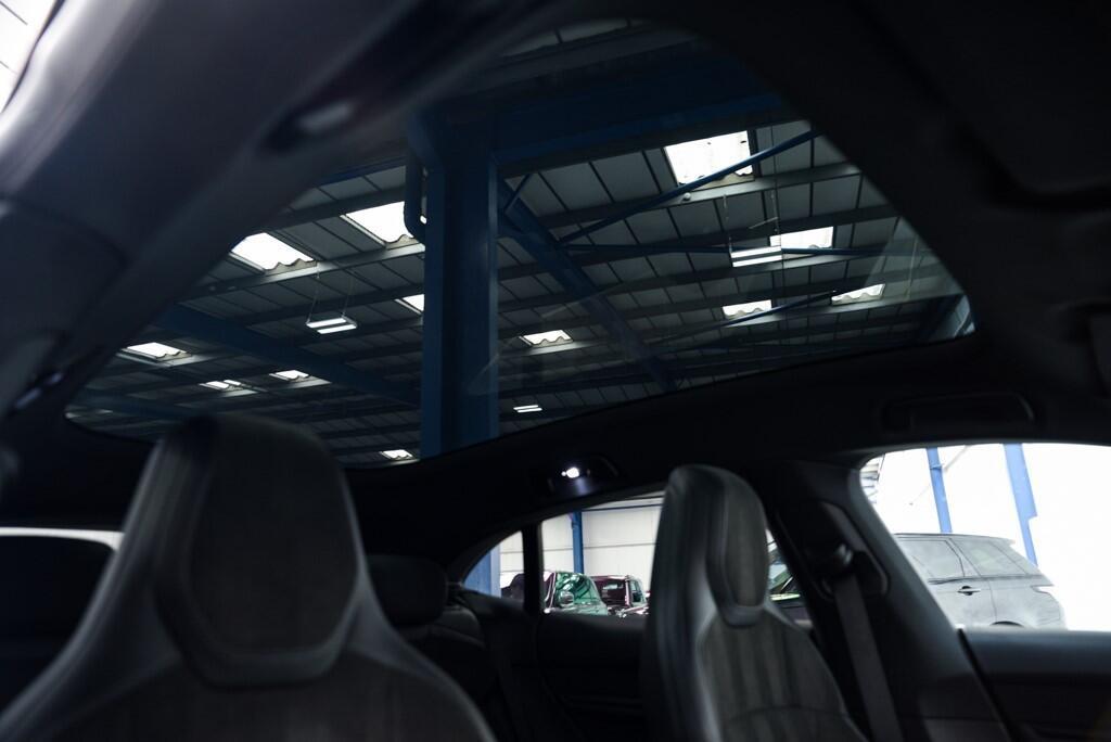 Porsche Taycan - Image 16