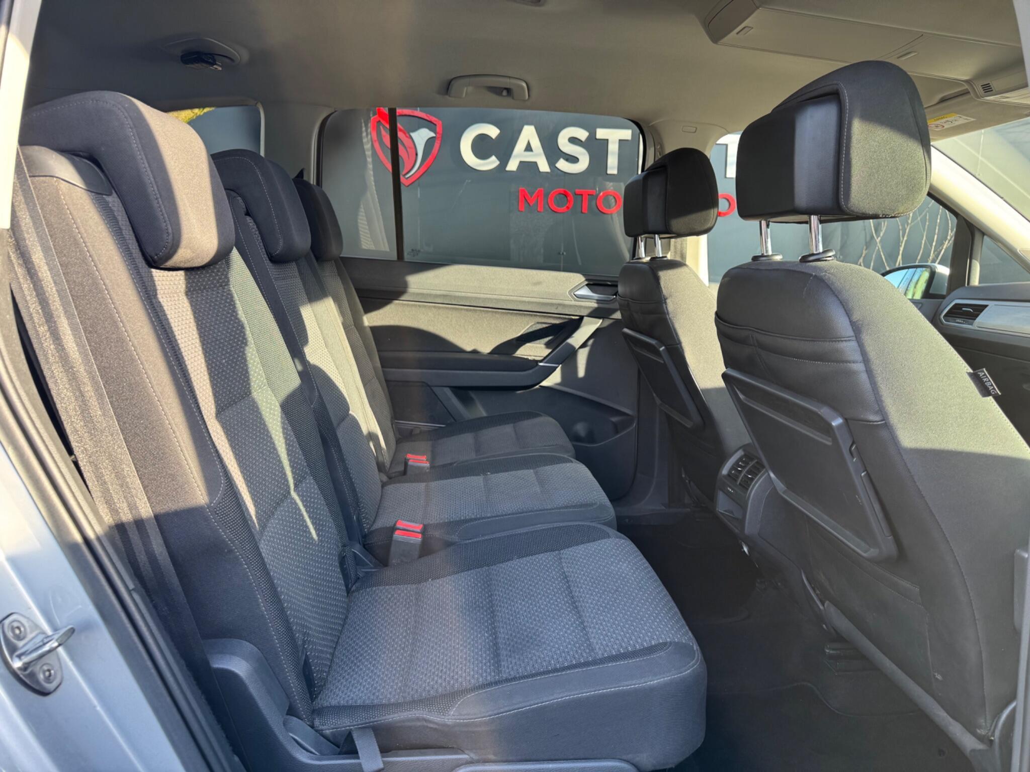 Volkswagen Touran - Image 19