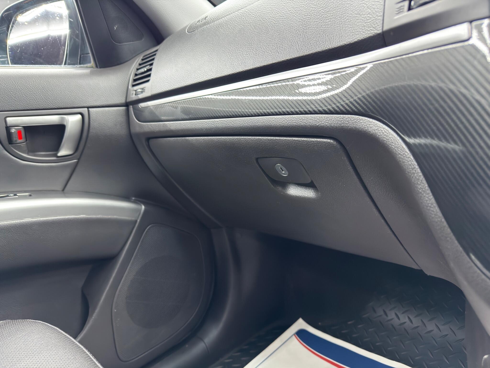 Hyundai Santa Fe - Image 31