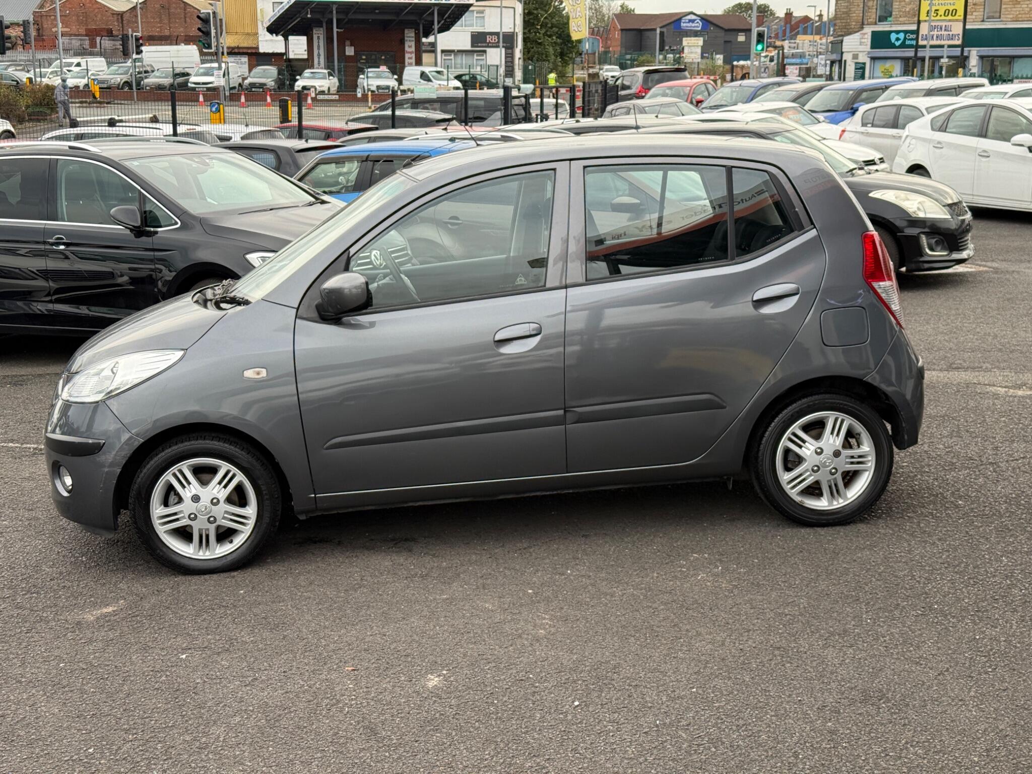 Hyundai i10 - Image 10
