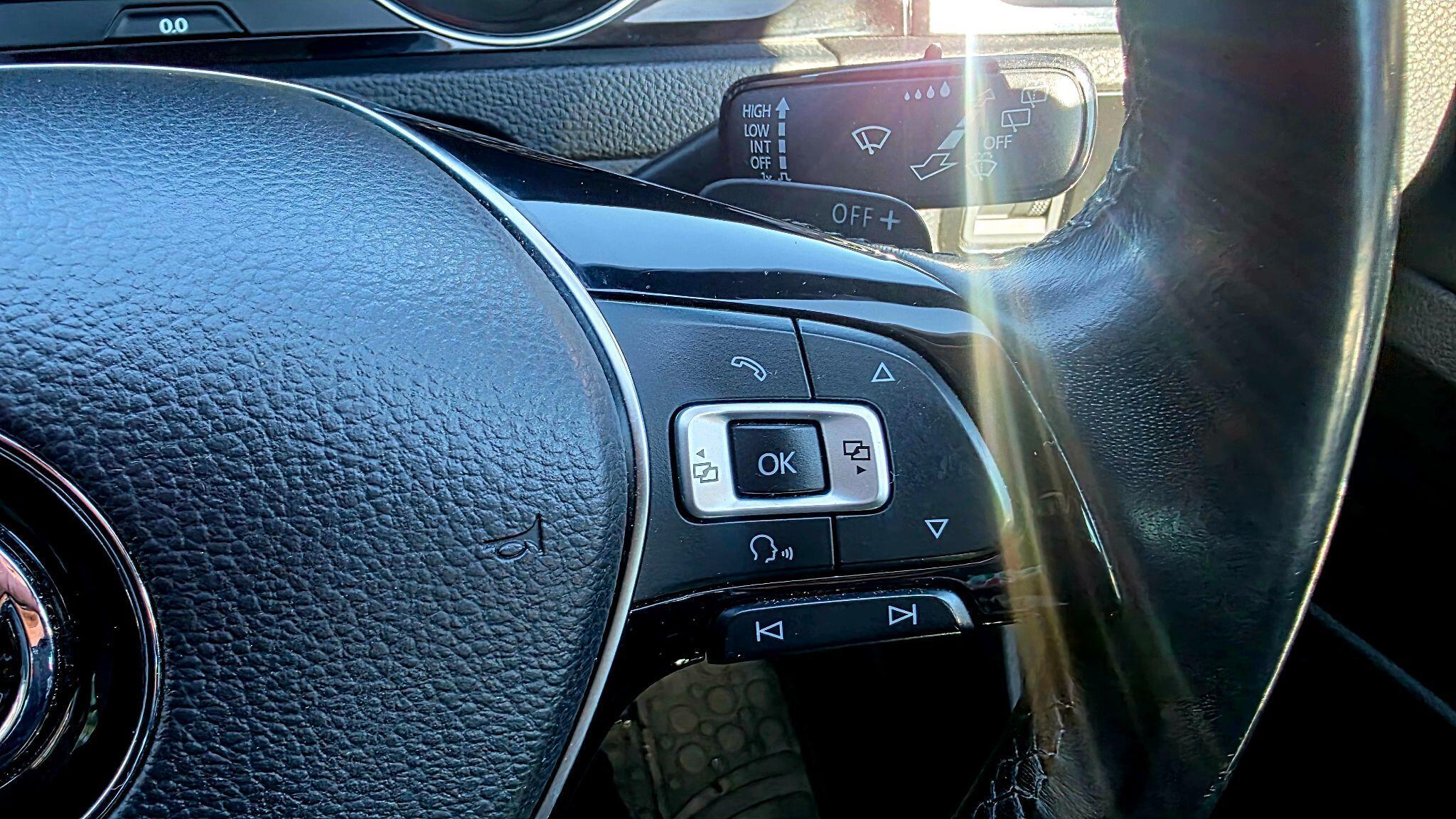 Volkswagen Golf - Image 29