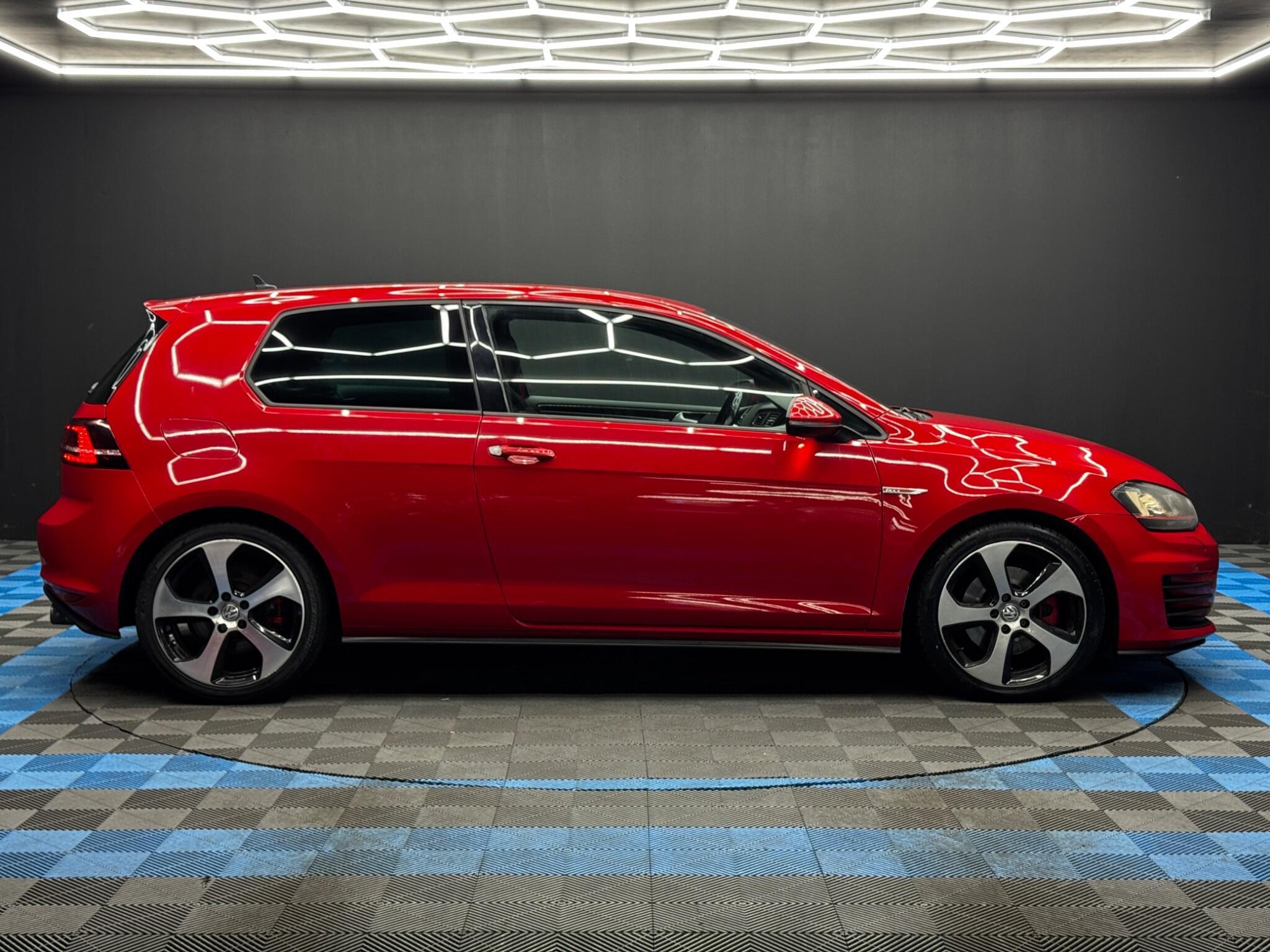 Volkswagen Golf - Image 4