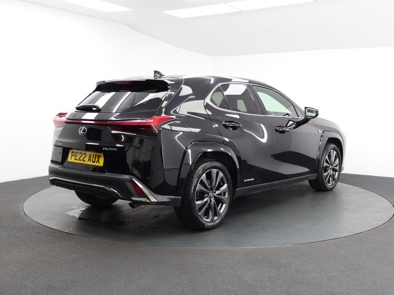 Lexus UX - Image 11