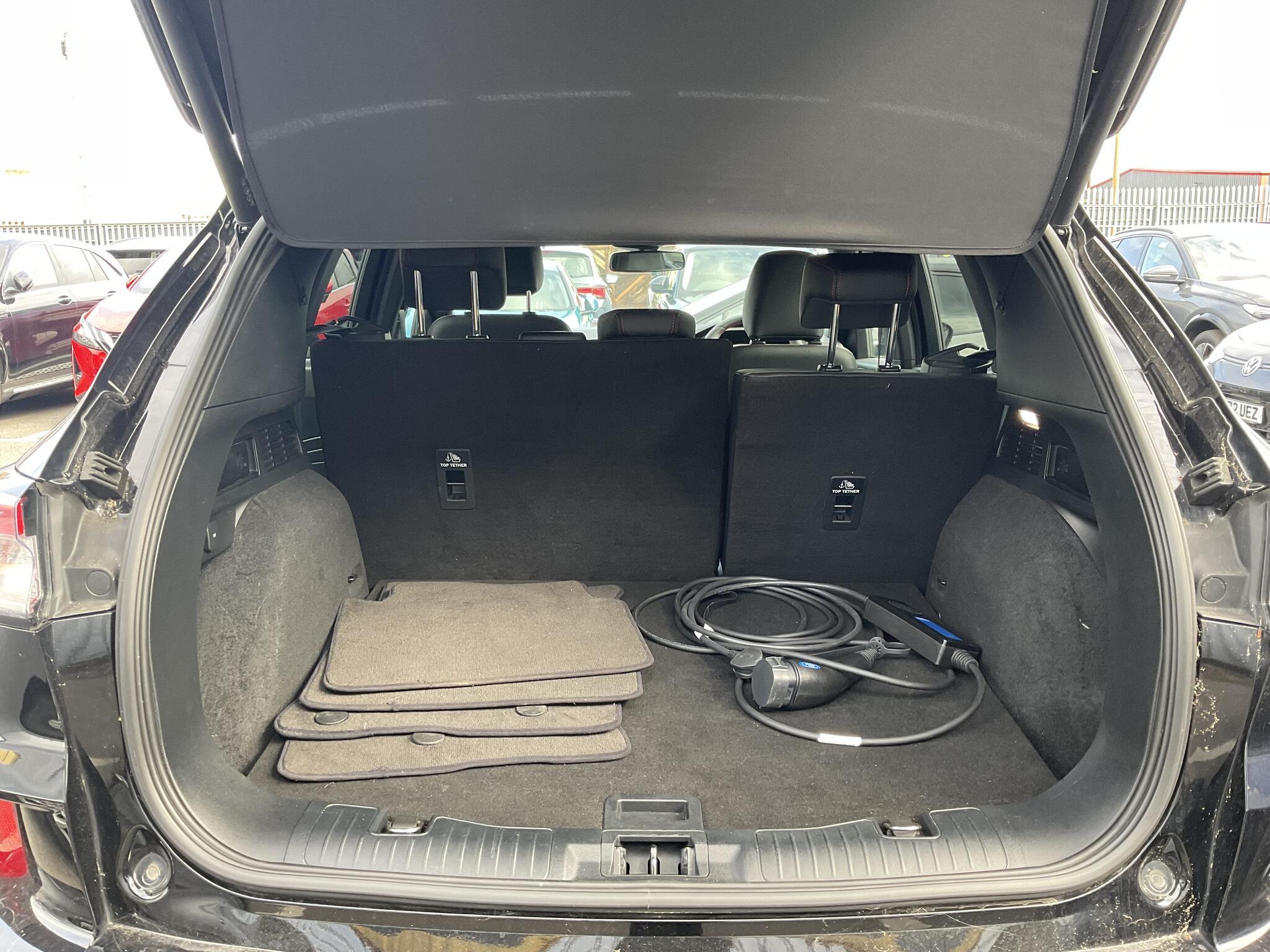 Ford Kuga - Image 19