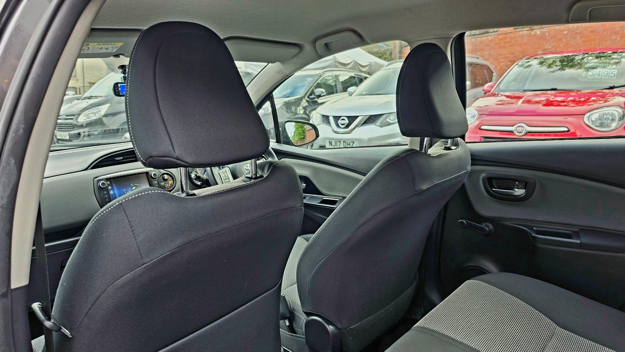 Toyota Yaris - Image 17