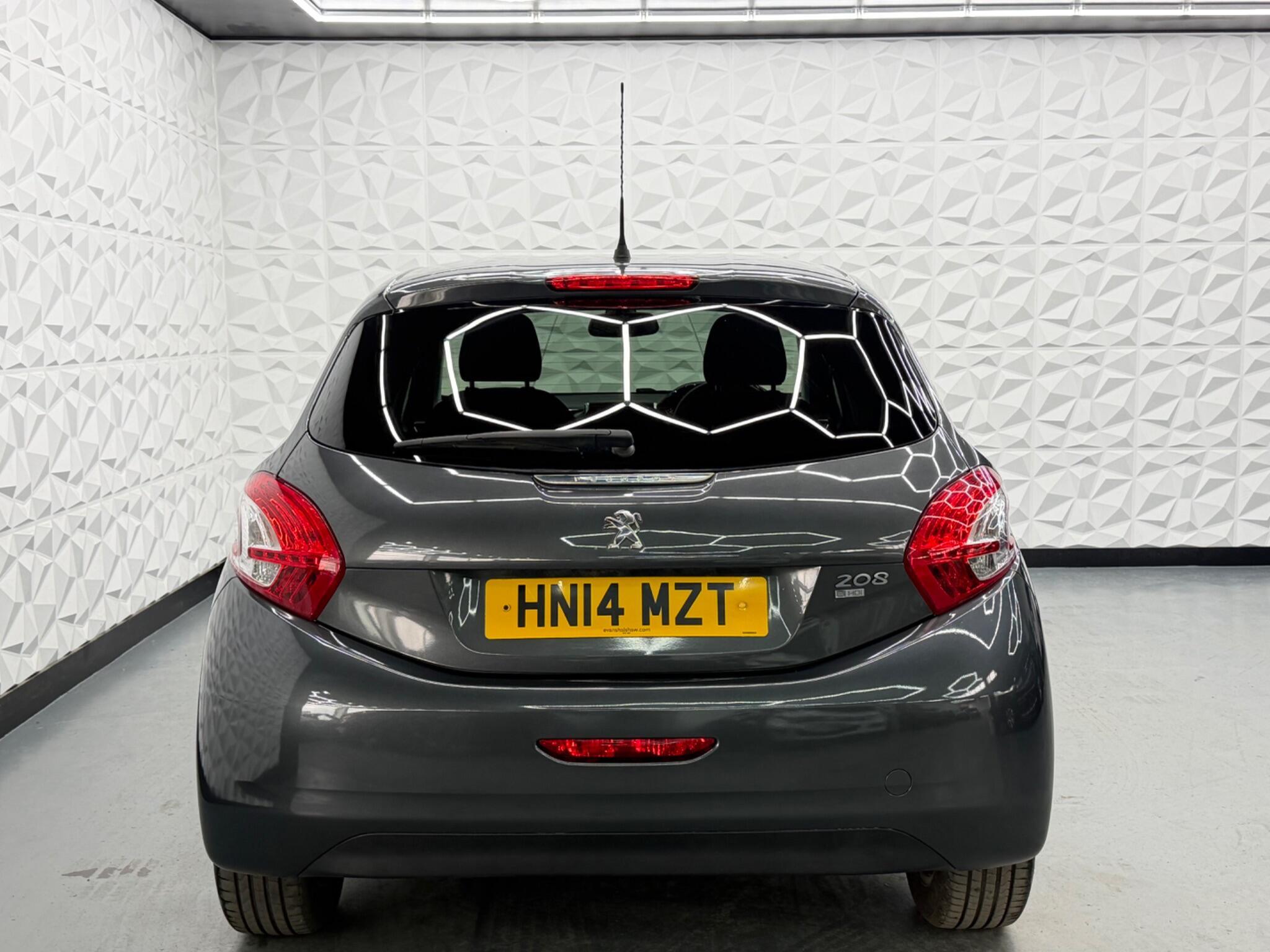 Peugeot 208 - Image 9