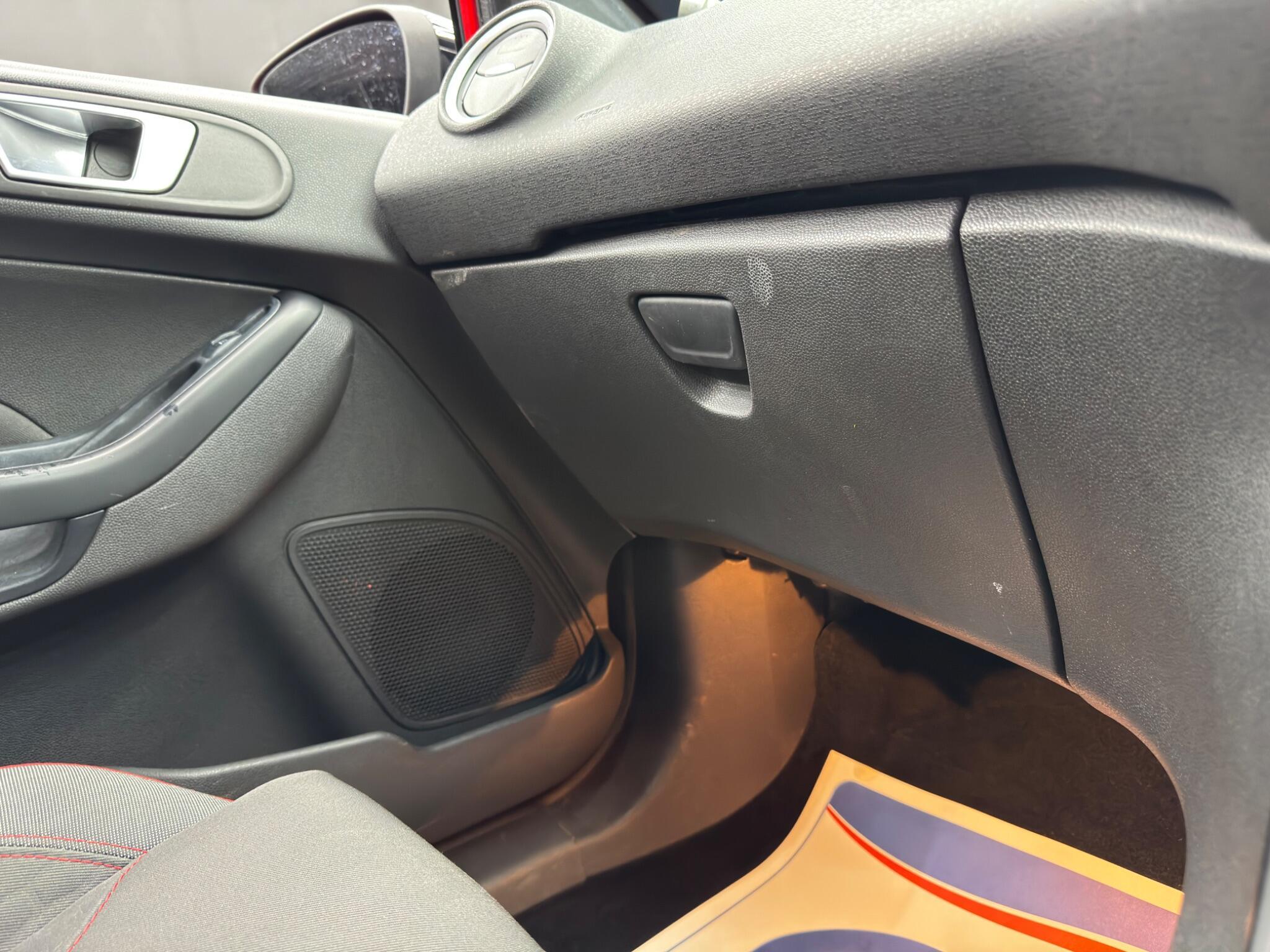 Ford Fiesta - Image 29