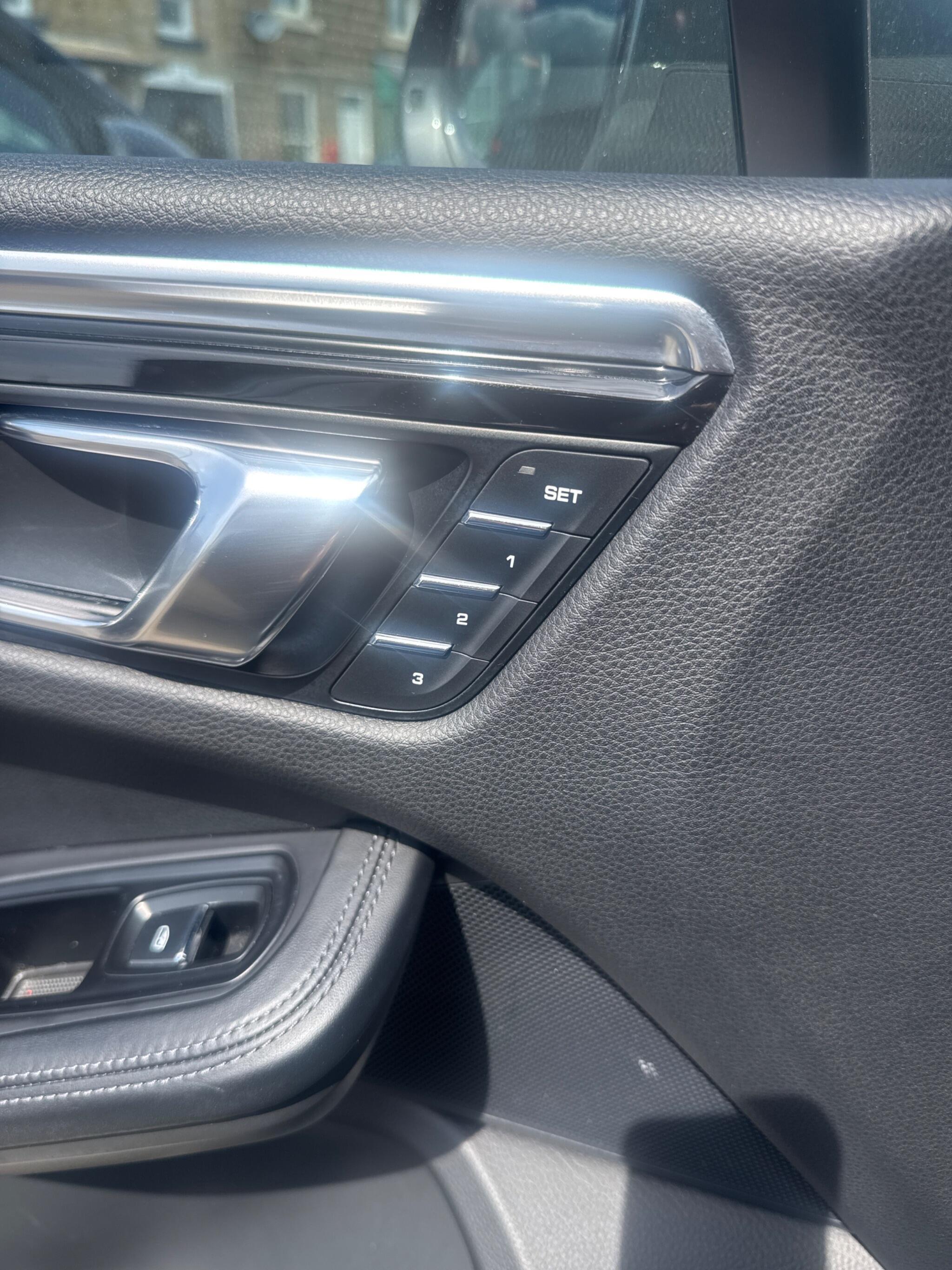 Porsche Macan - Image 39