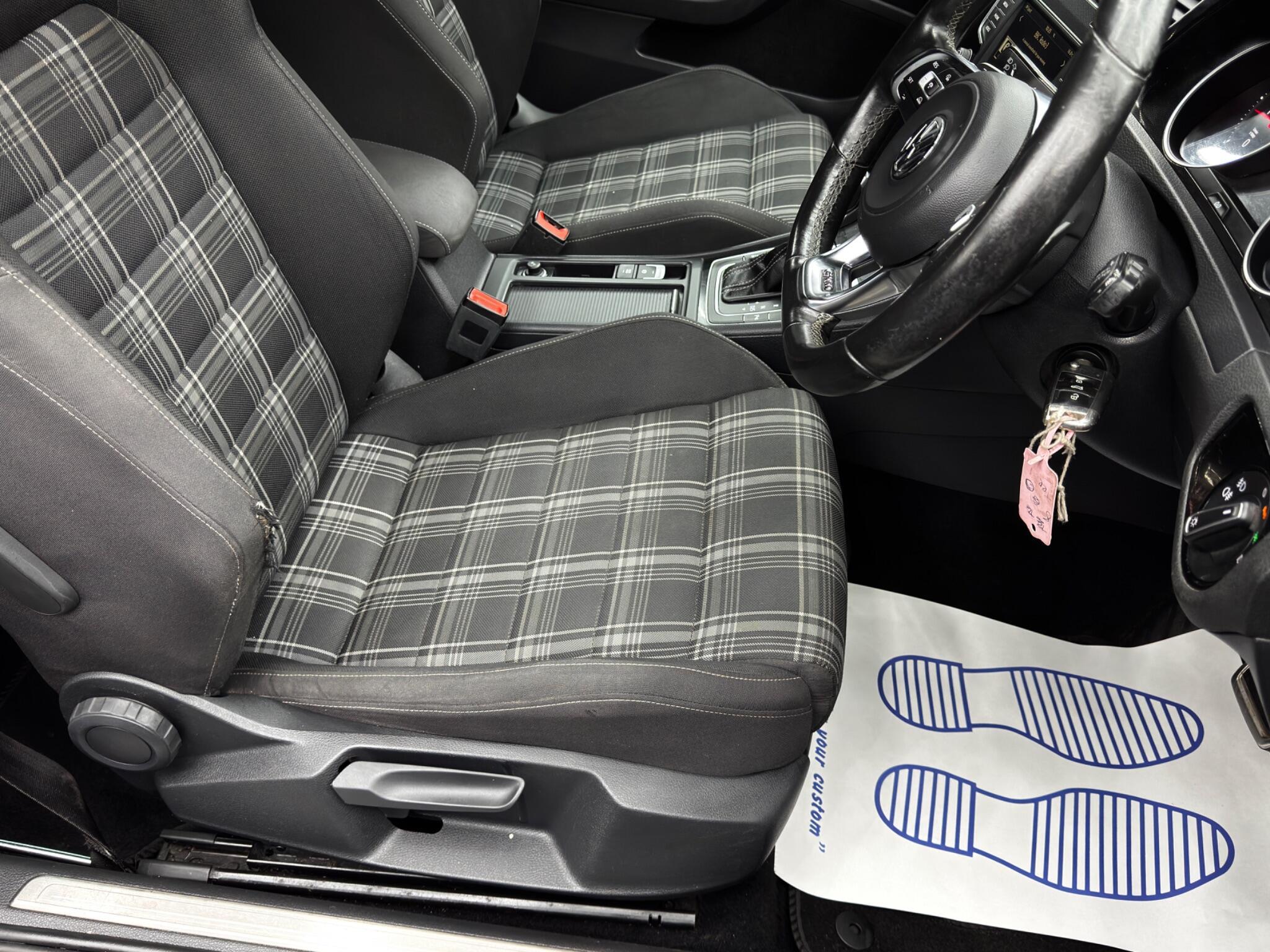 Volkswagen Golf - Image 13