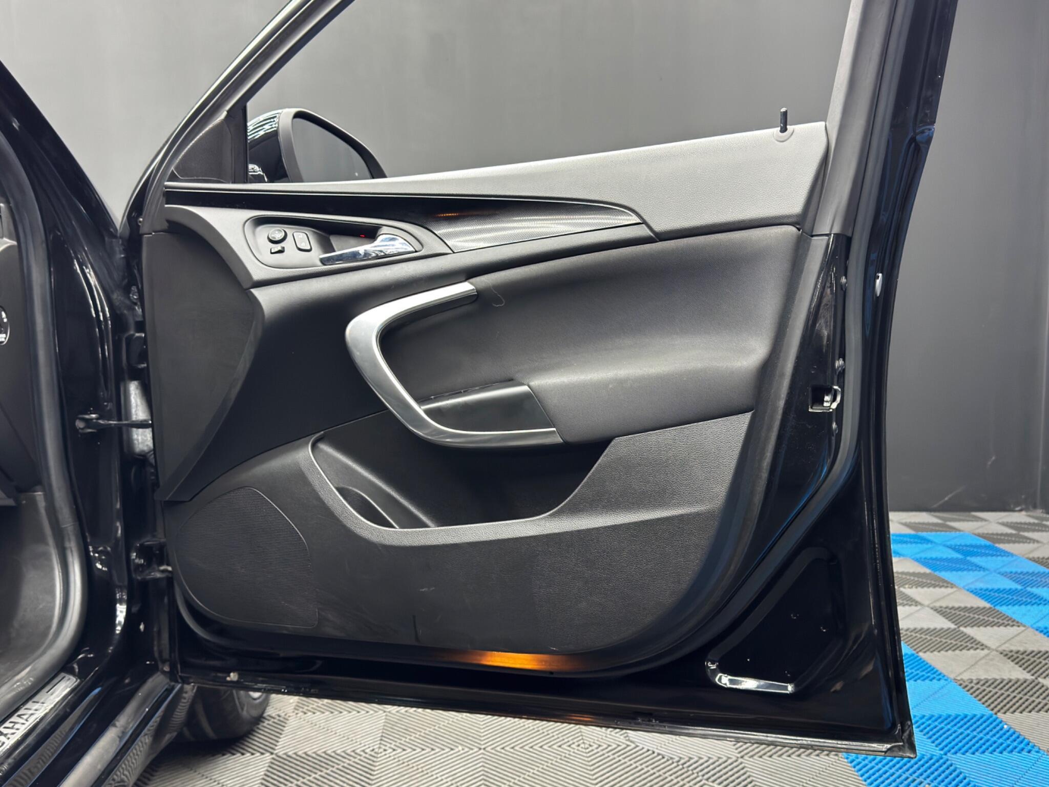 Vauxhall Insignia - Image 33