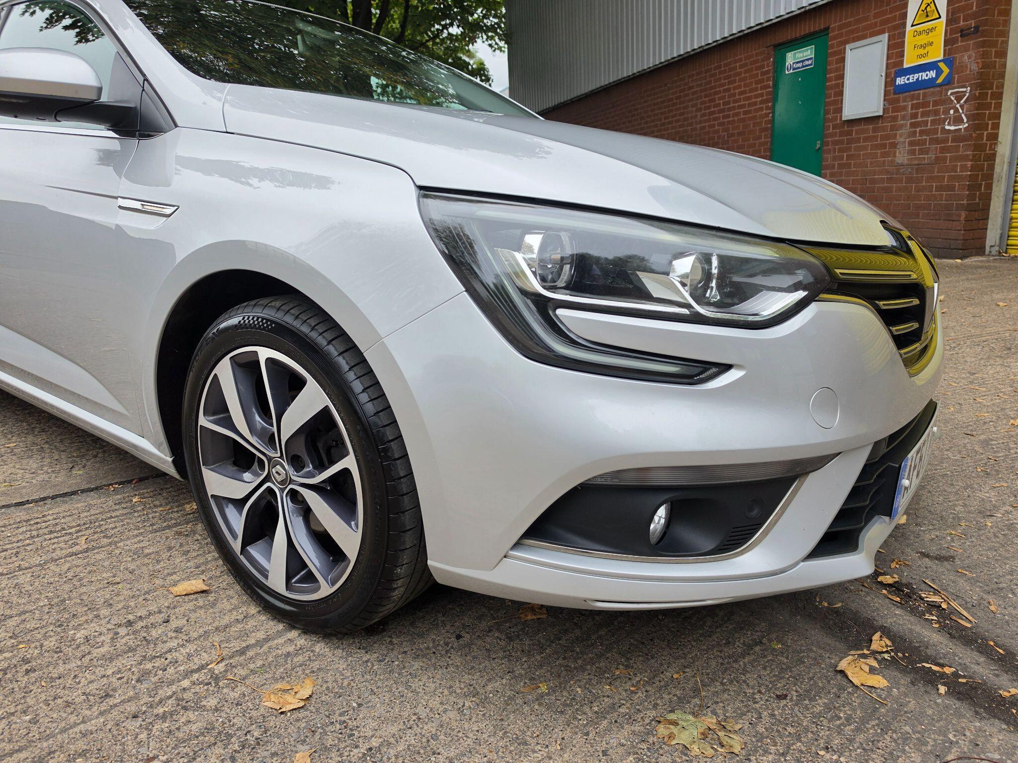 Renault Megane - Image 14