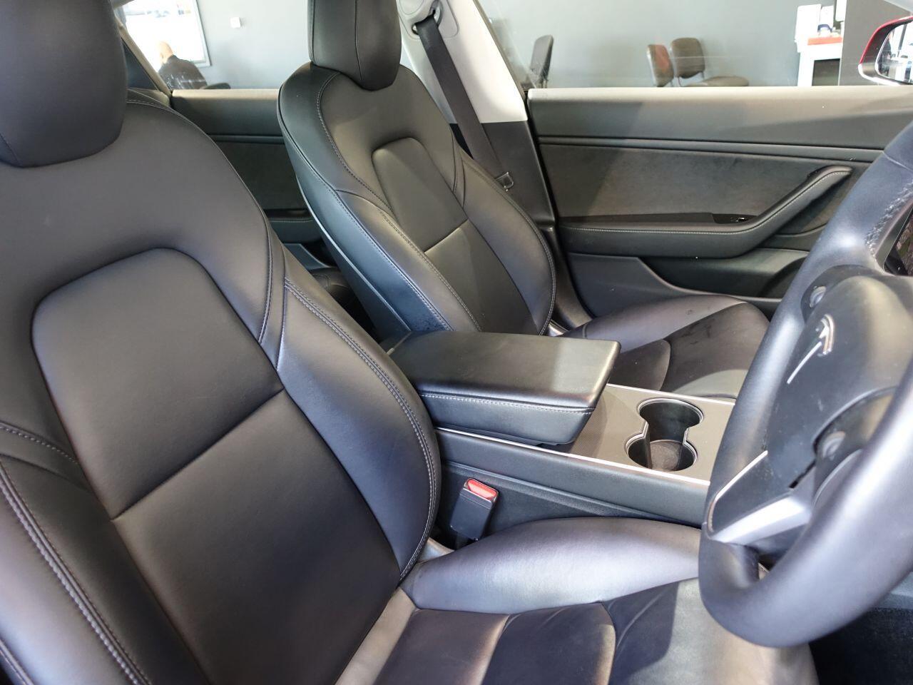 Tesla Model 3 - Image 15