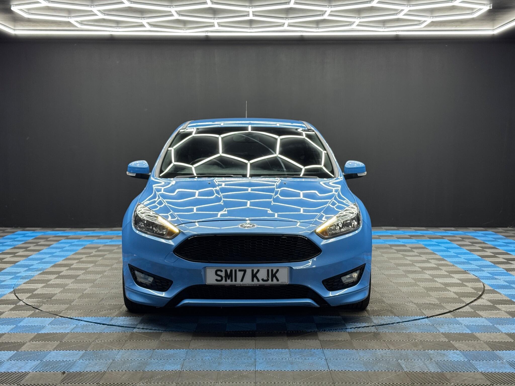 Ford Focus - Image 2
