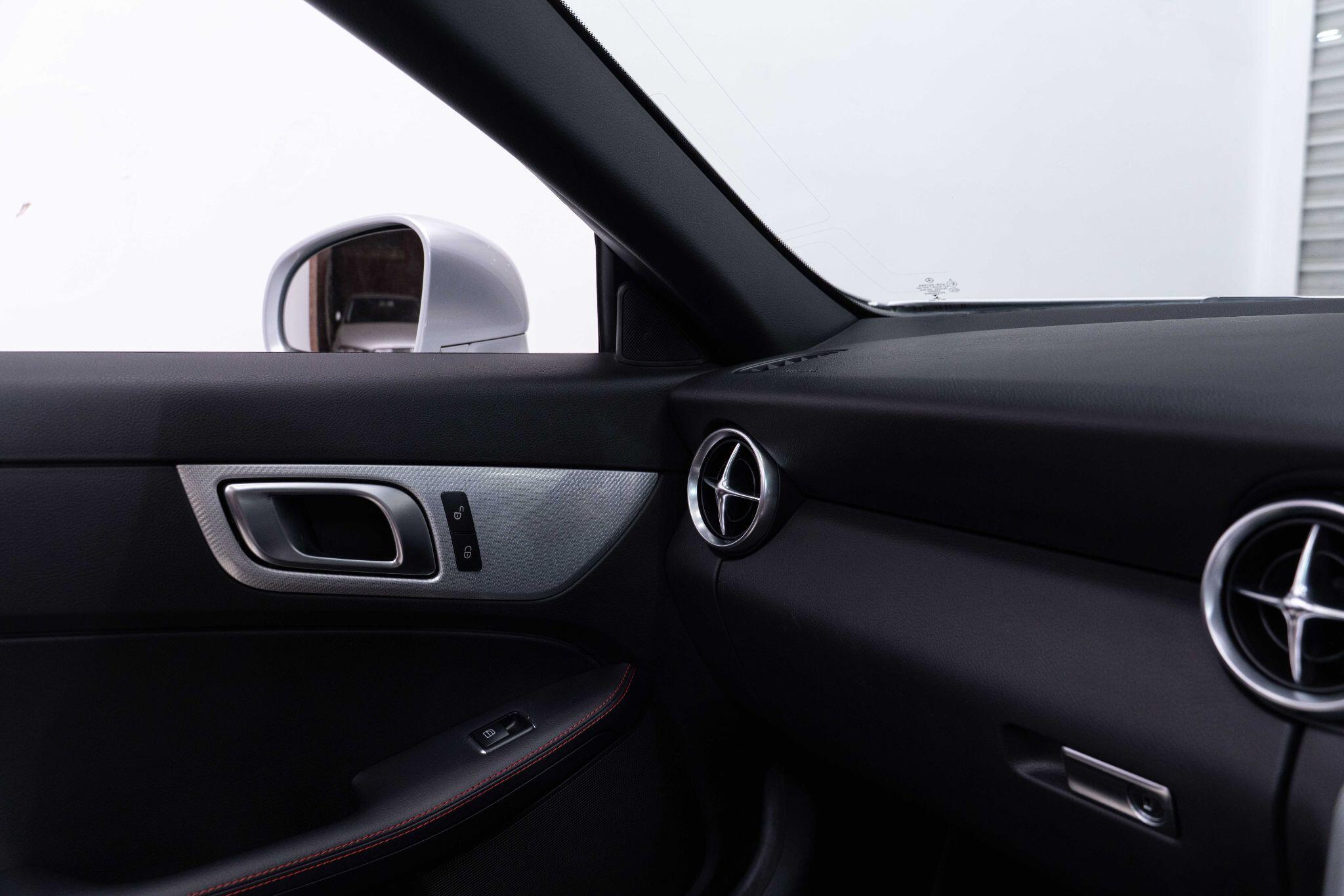 Mercedes SLC - Image 11