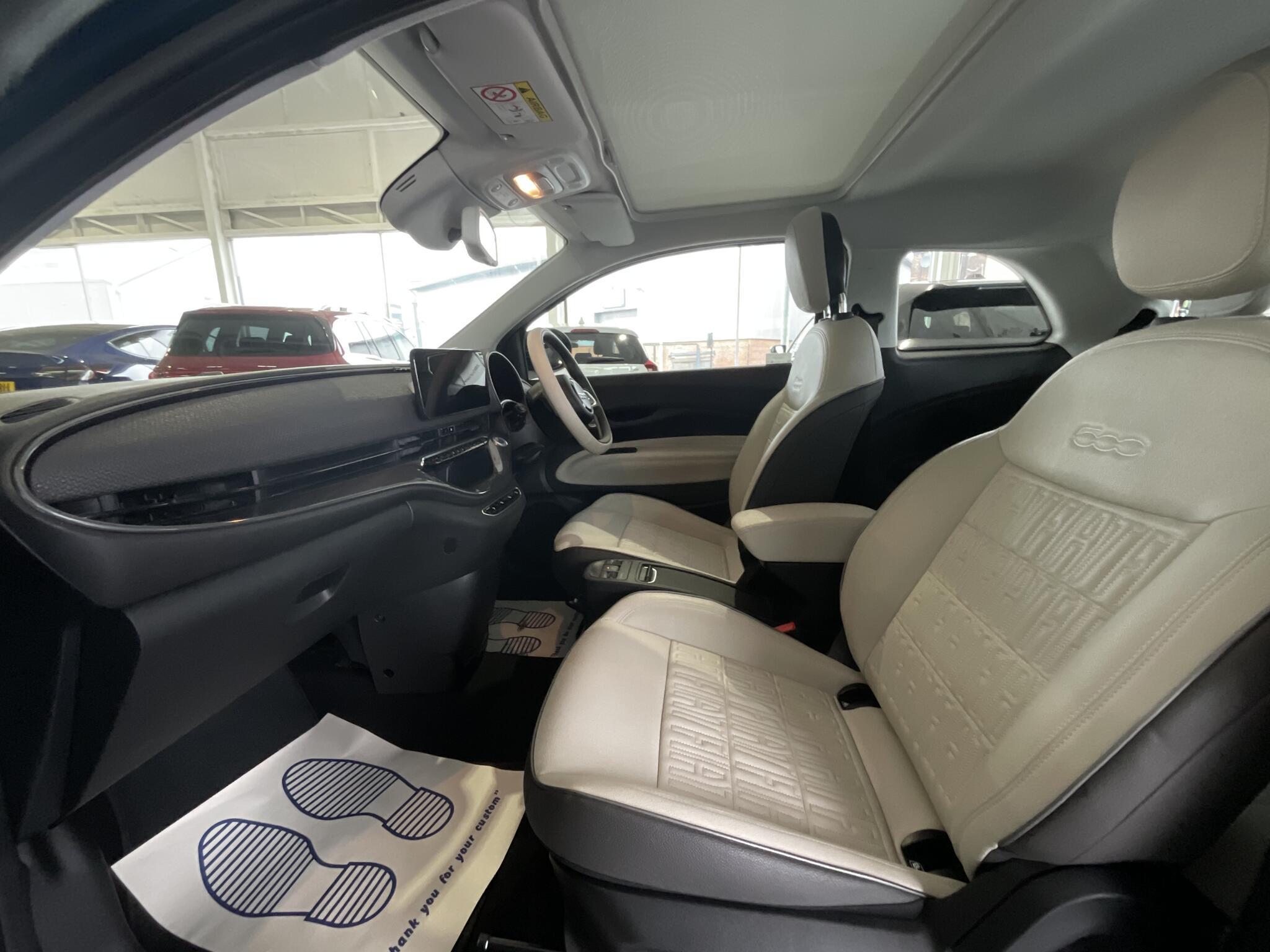 Fiat 500e - Image 12