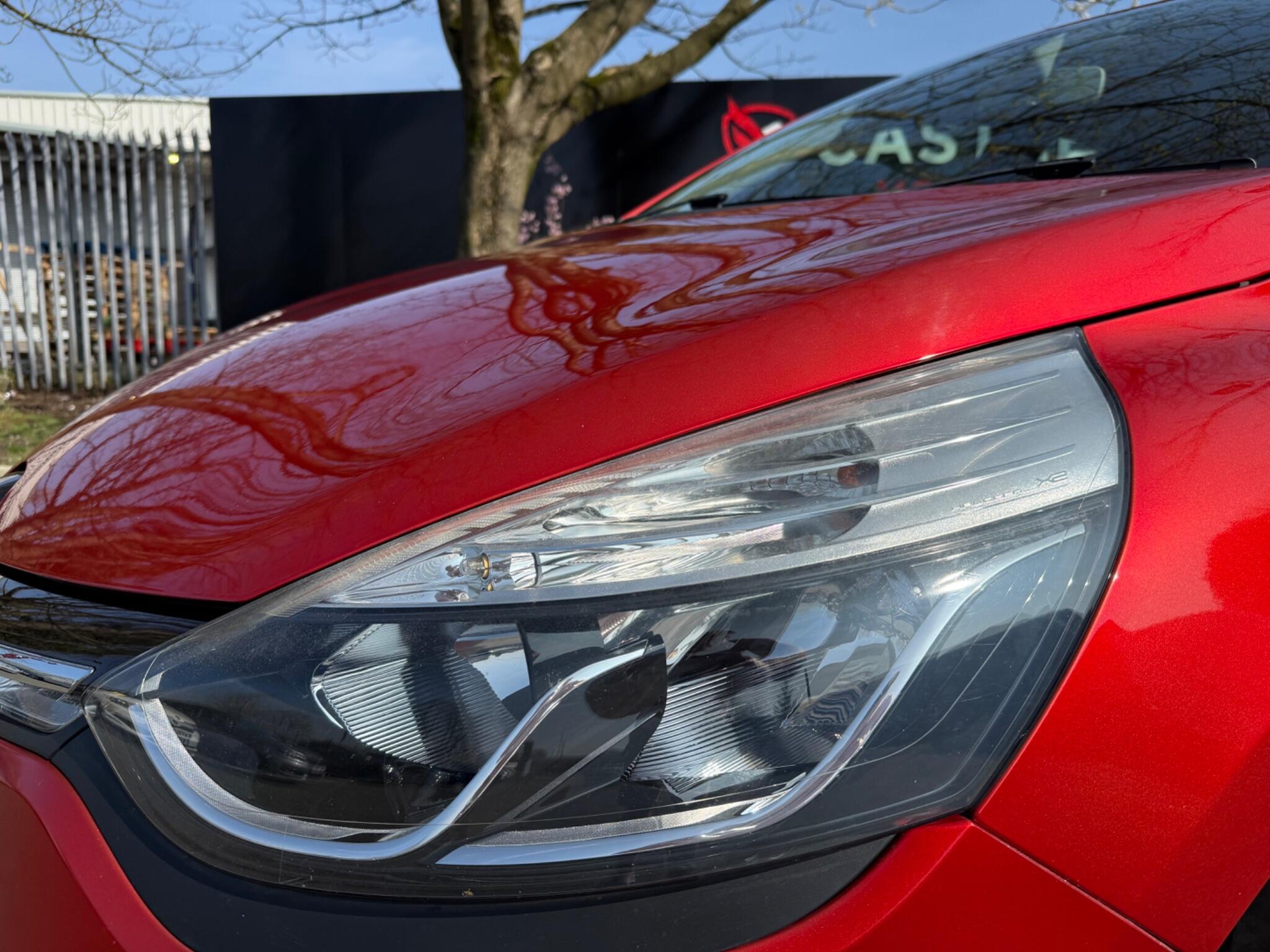 Renault Clio - Image 44