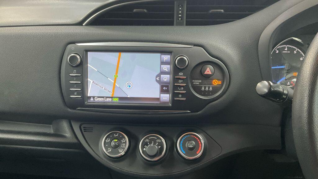Toyota Yaris - Image 2