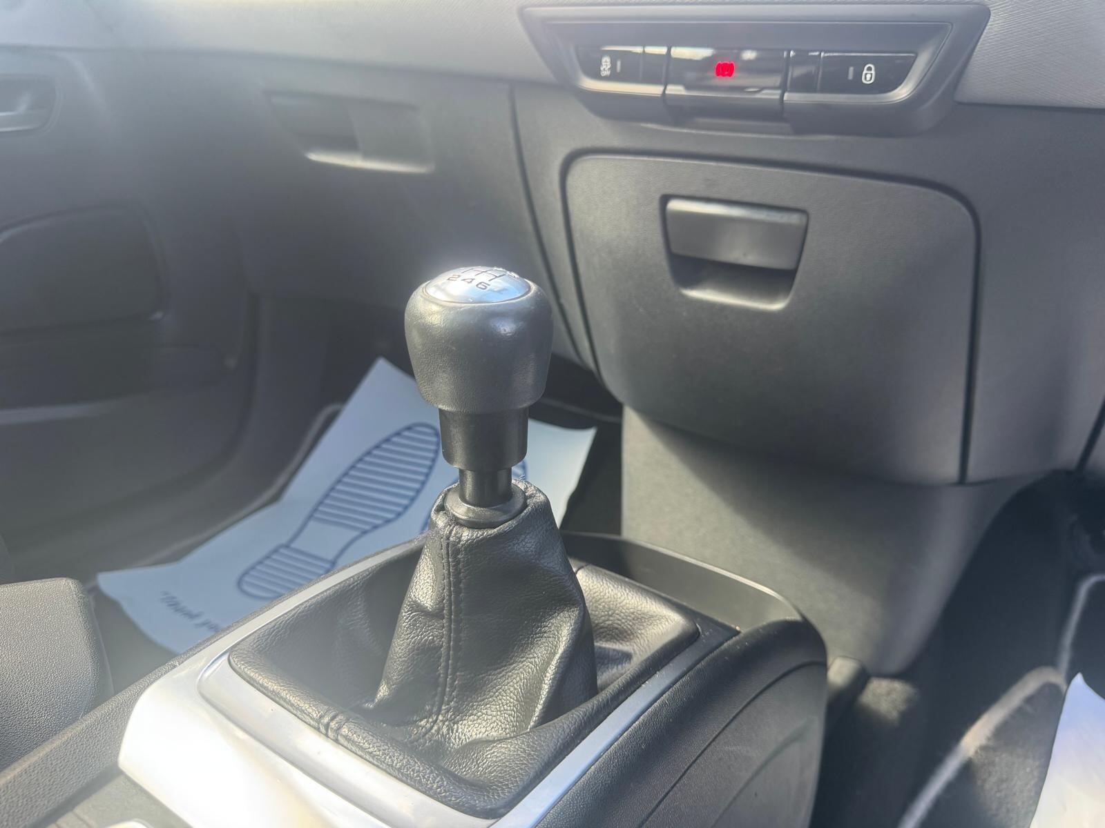 Citroen C4 Picasso - Image 21