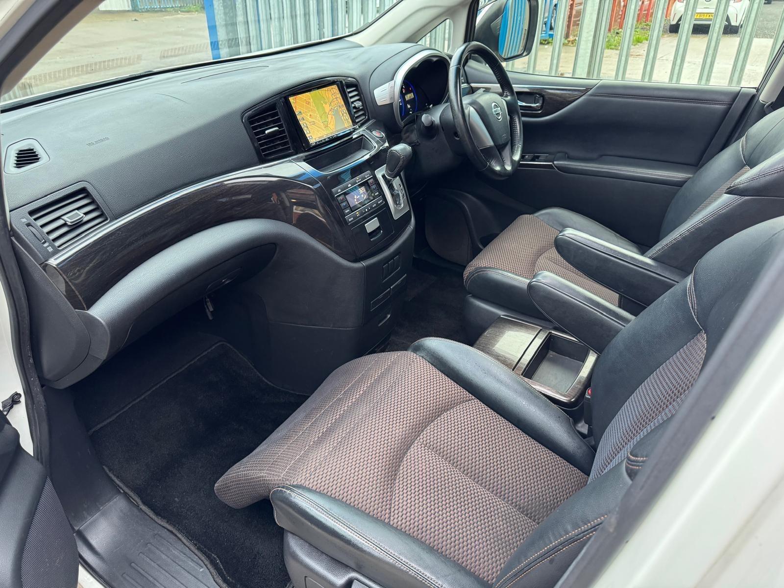 Nissan Elgrand - Image 43