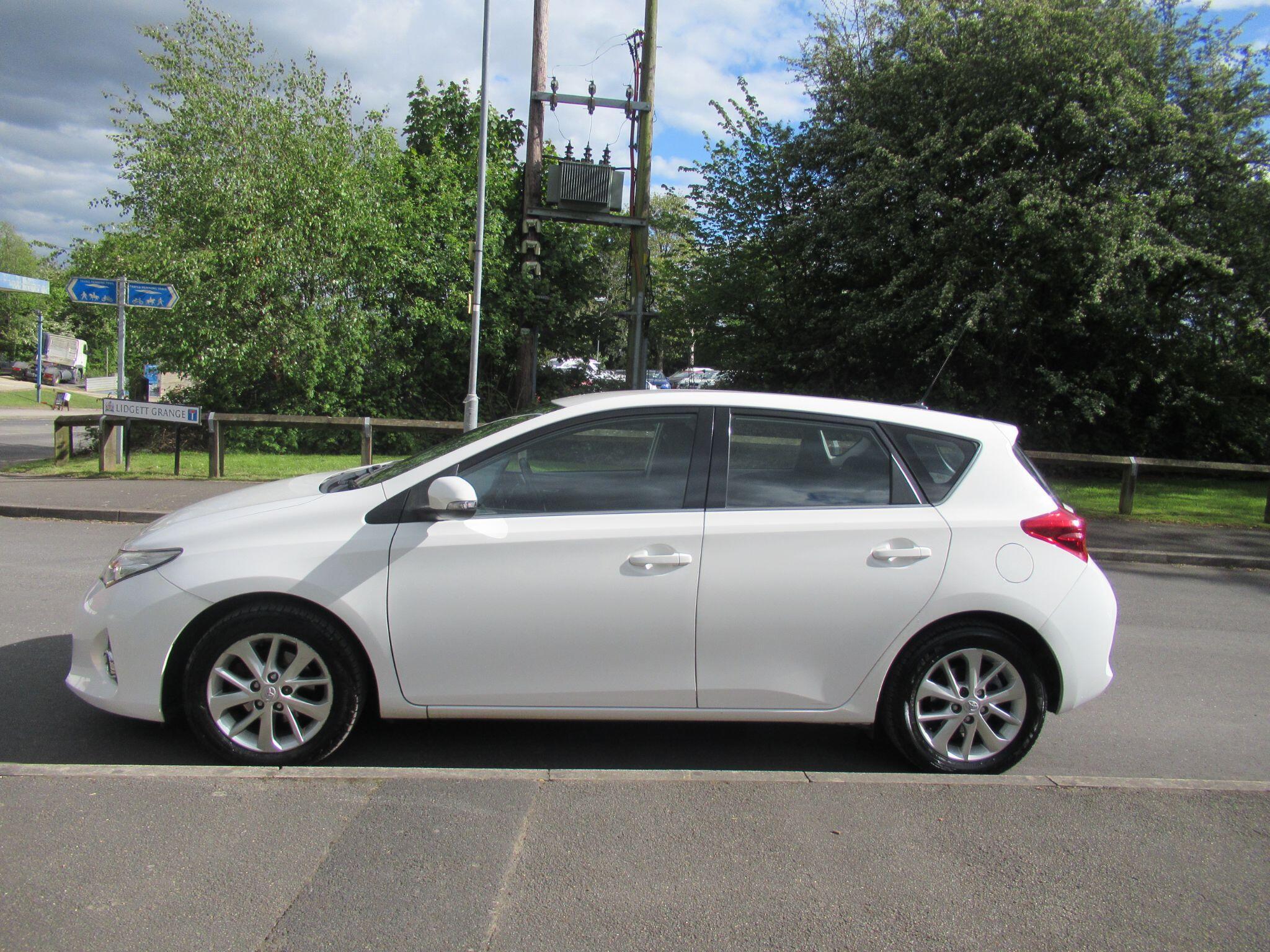 Toyota Auris - Image 6