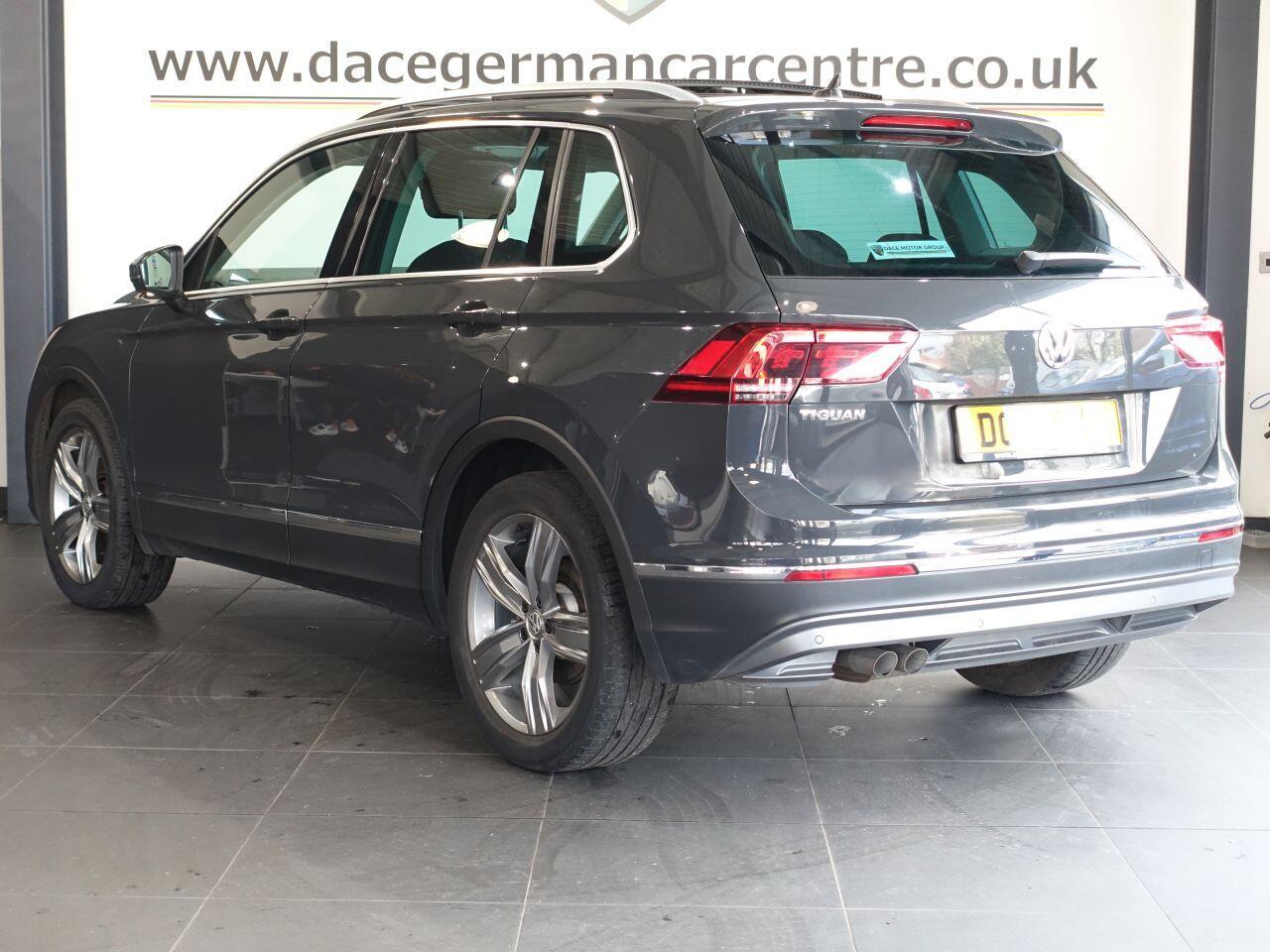 Volkswagen Tiguan - Image 11