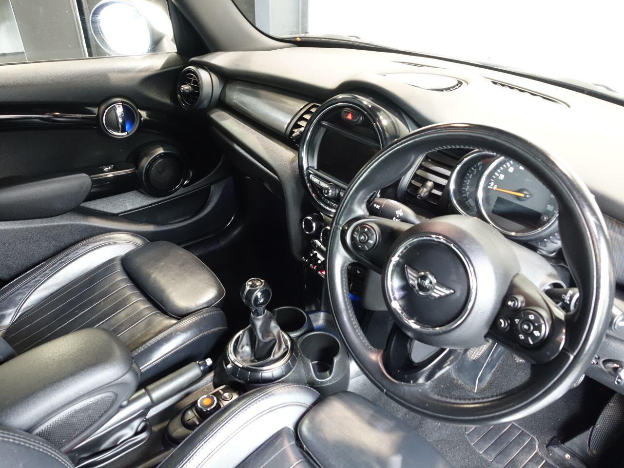 MINI Hatch - Image 2