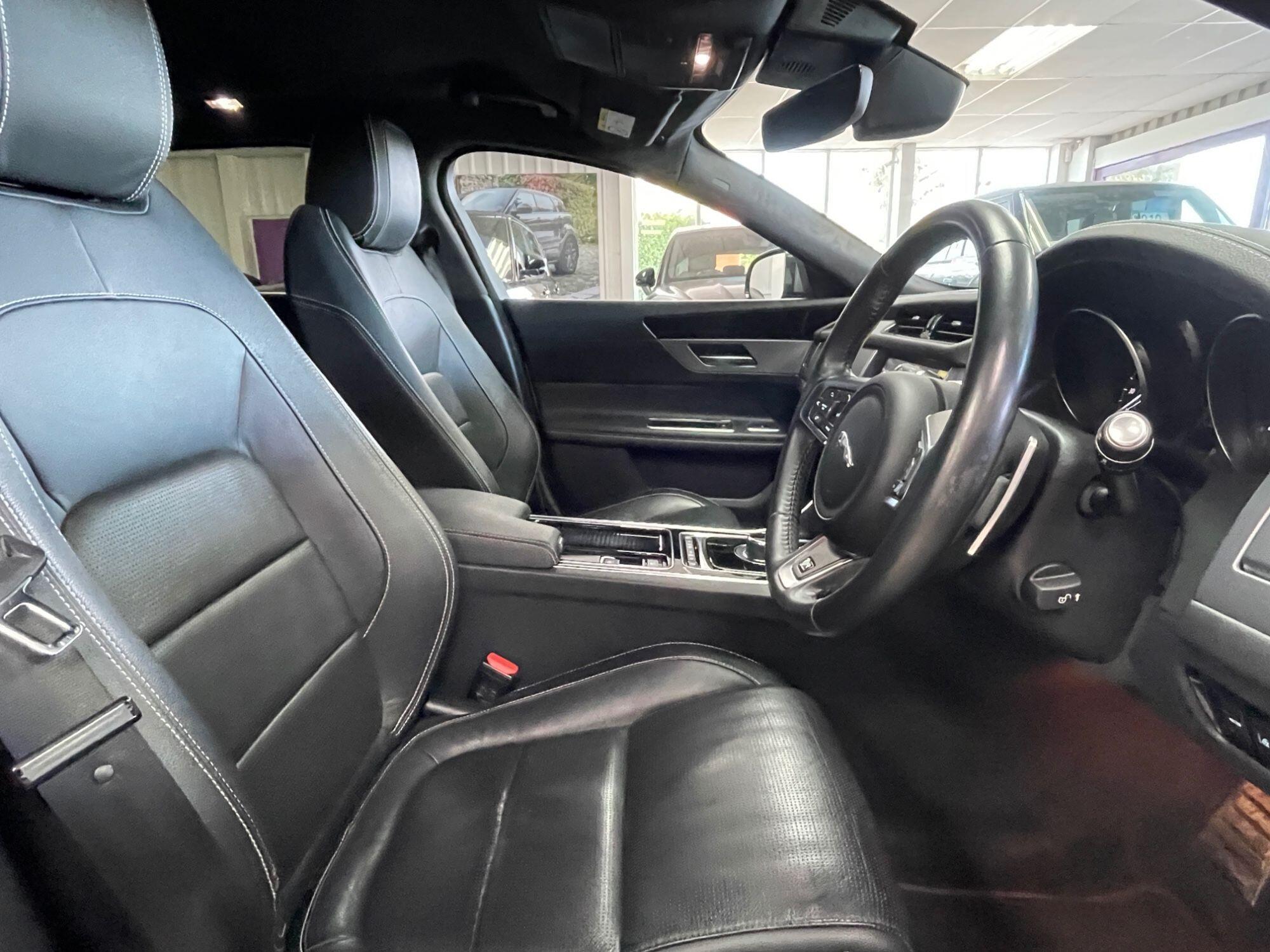 Jaguar XF - Image 26