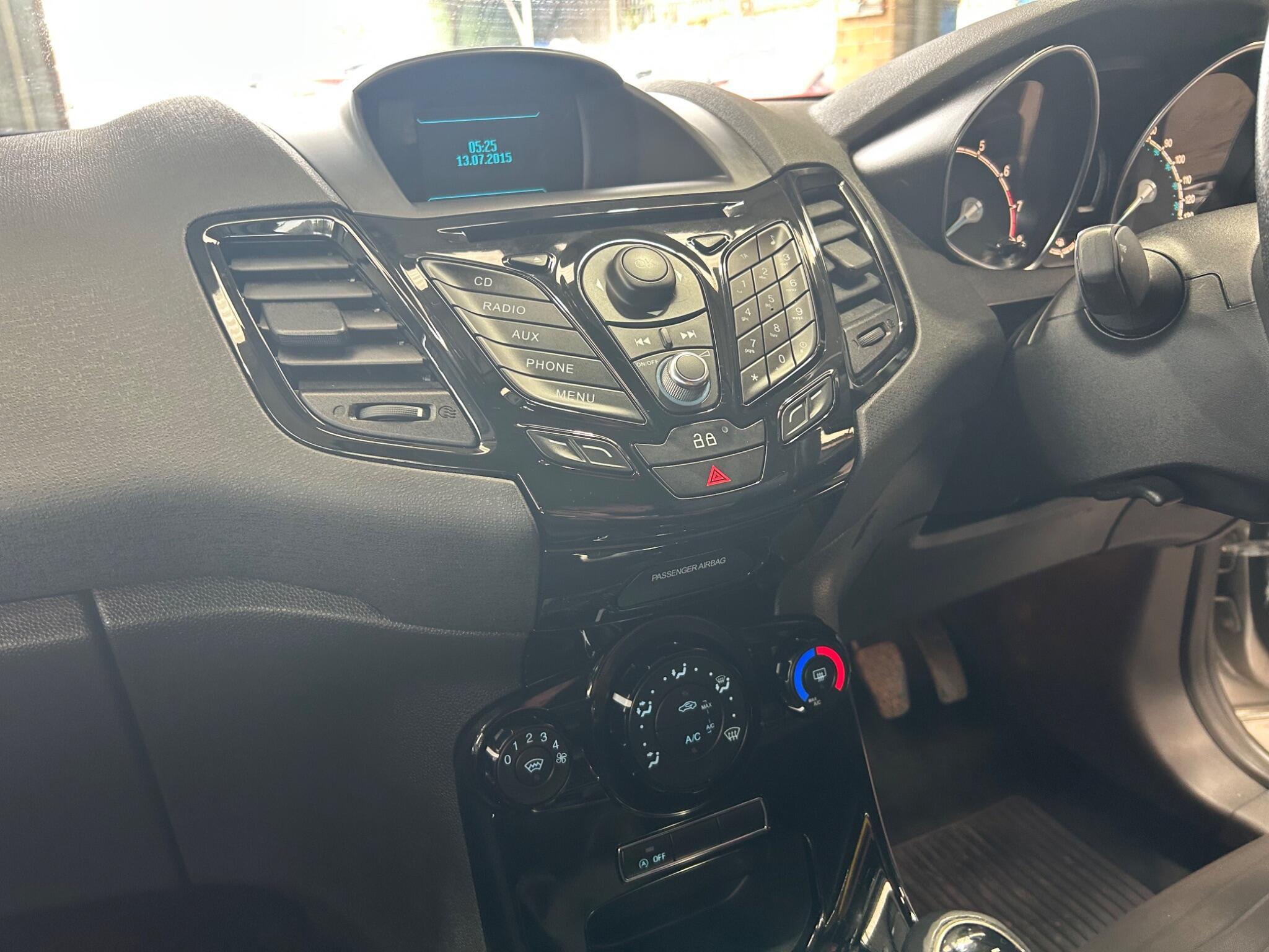 Ford Fiesta - Image 15