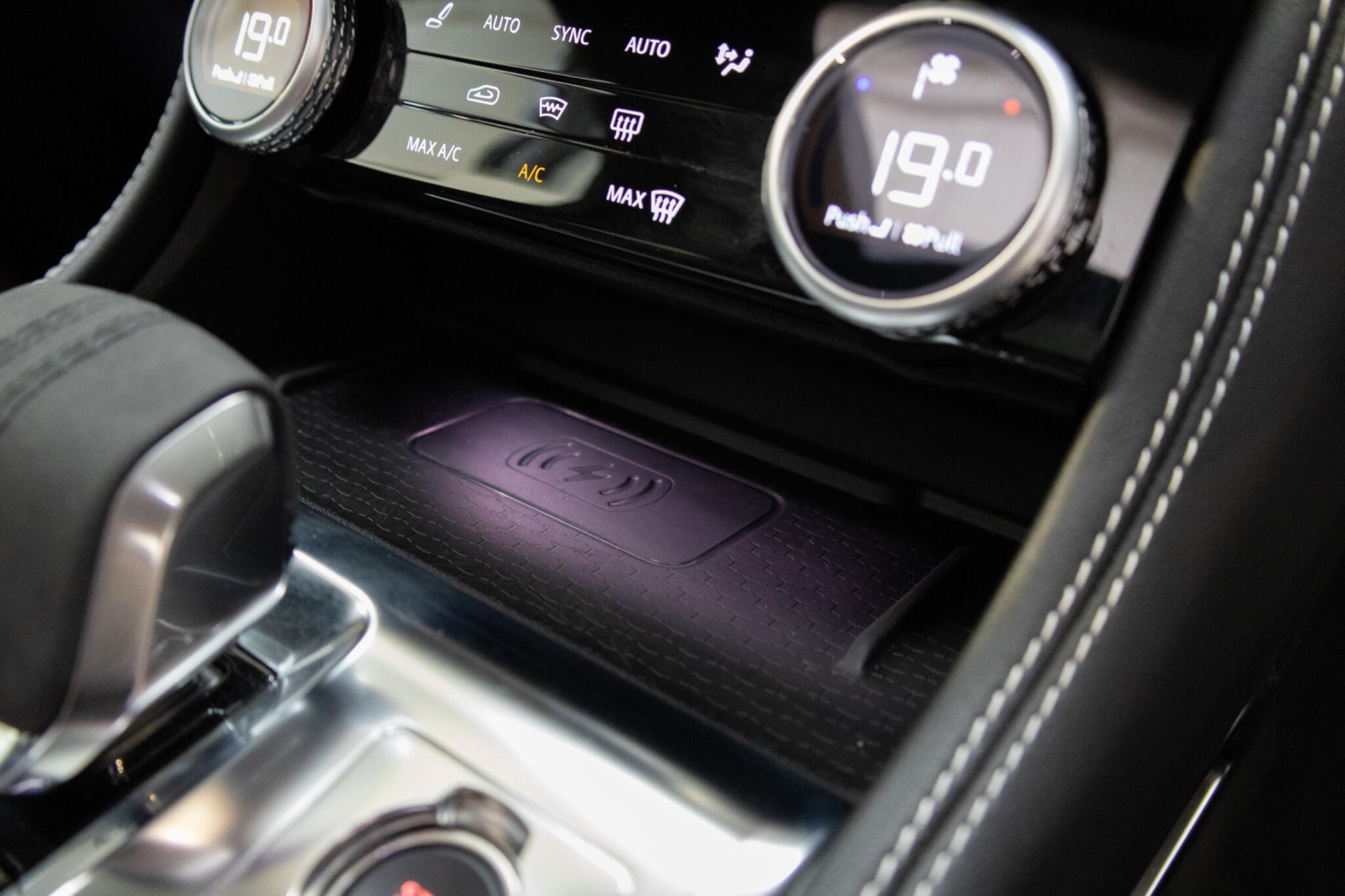 Jaguar F-Pace - Image 28