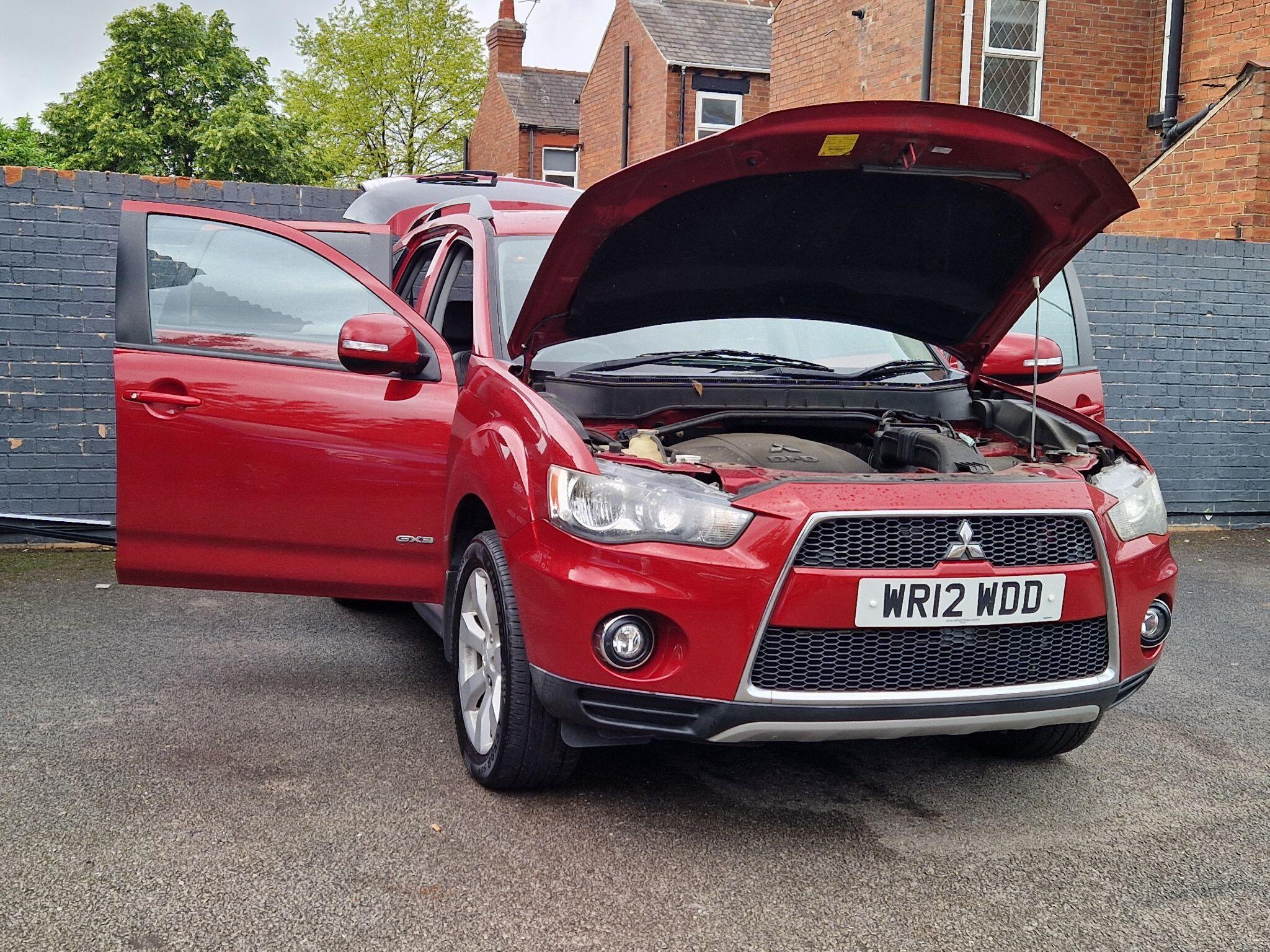 Mitsubishi Outlander - Image 12