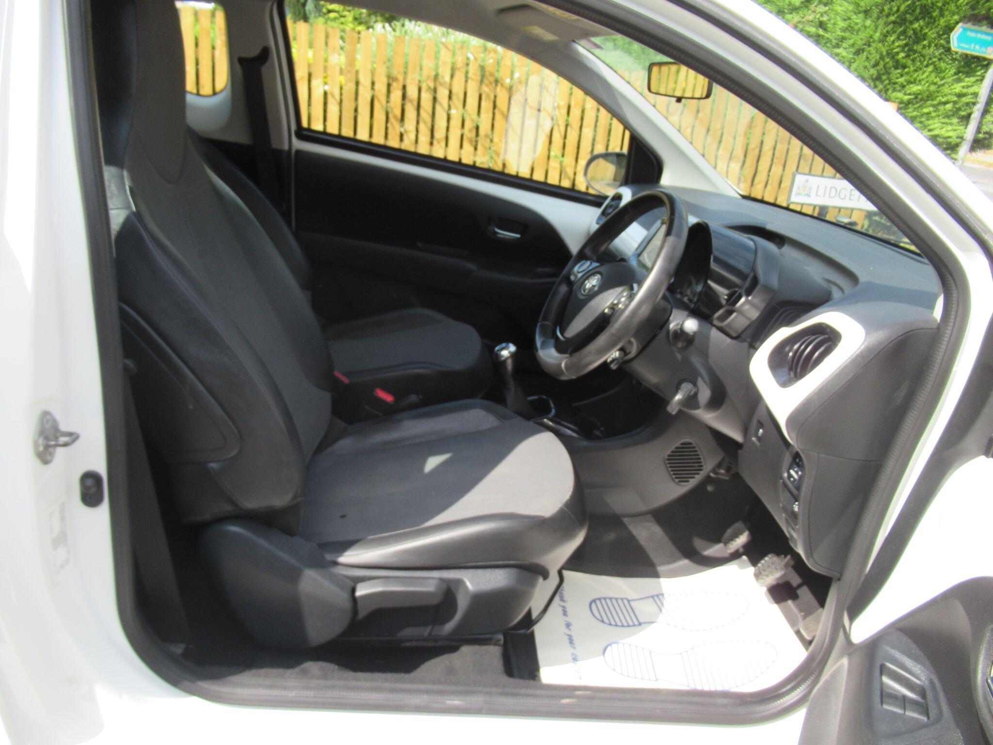 Toyota Aygo - Image 18