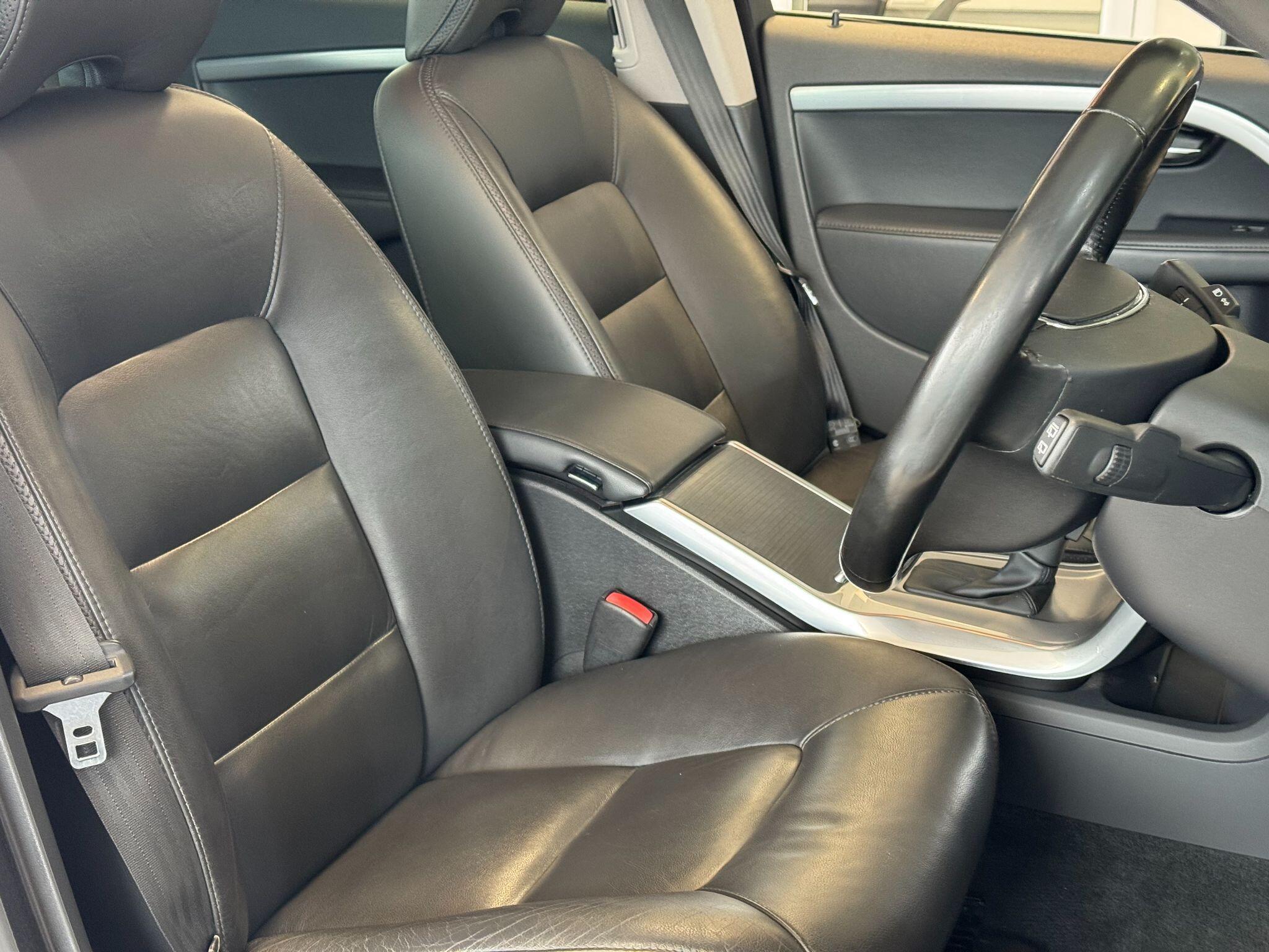 Volvo XC70 - Image 22