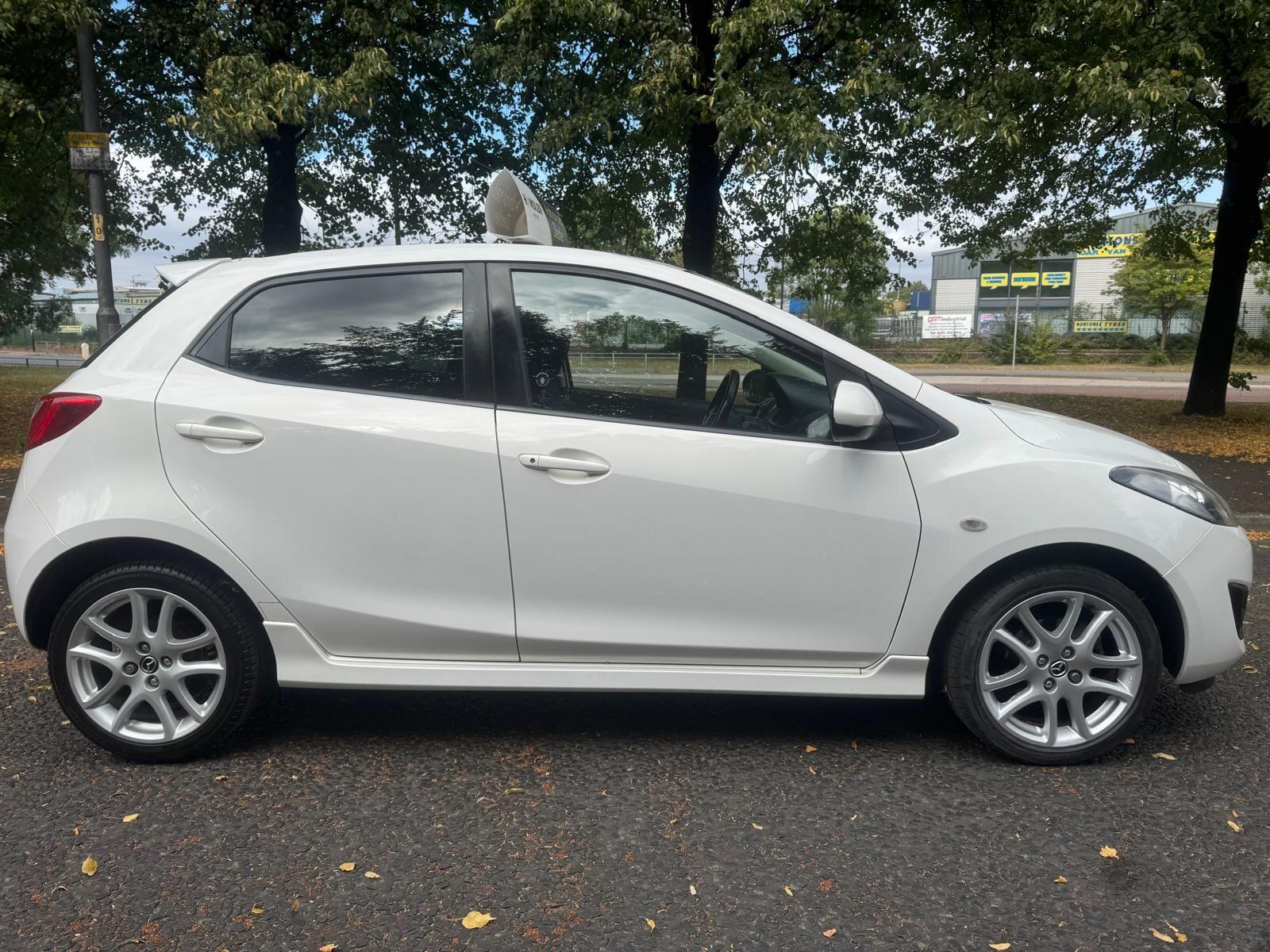 Mazda MAZDA2 - Image 11