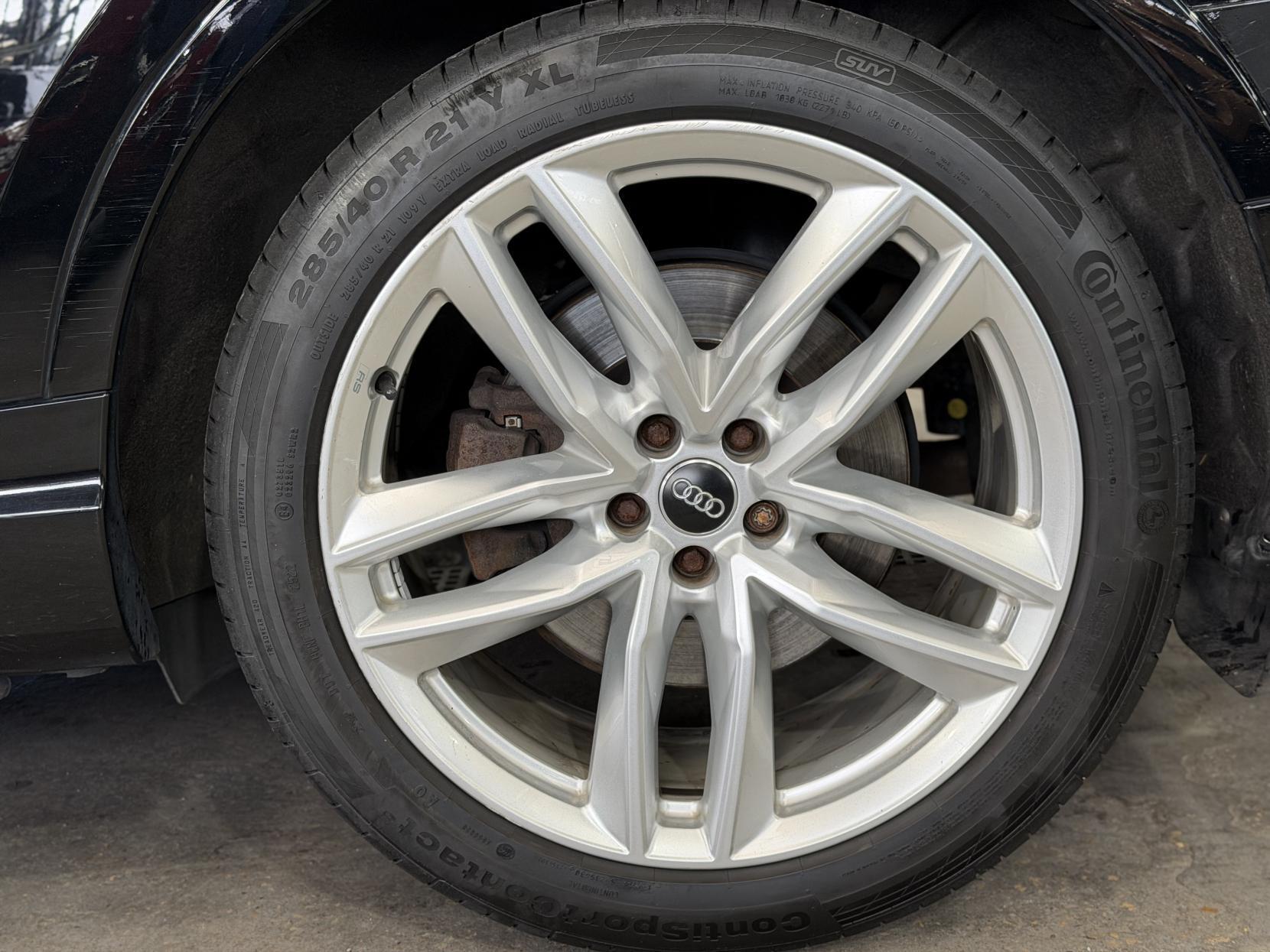 Audi Q7 - Image 17