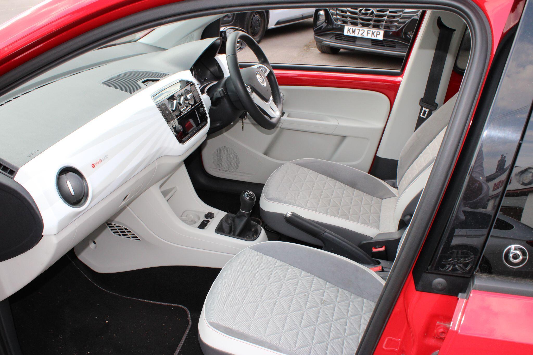 Volkswagen up! - Image 11