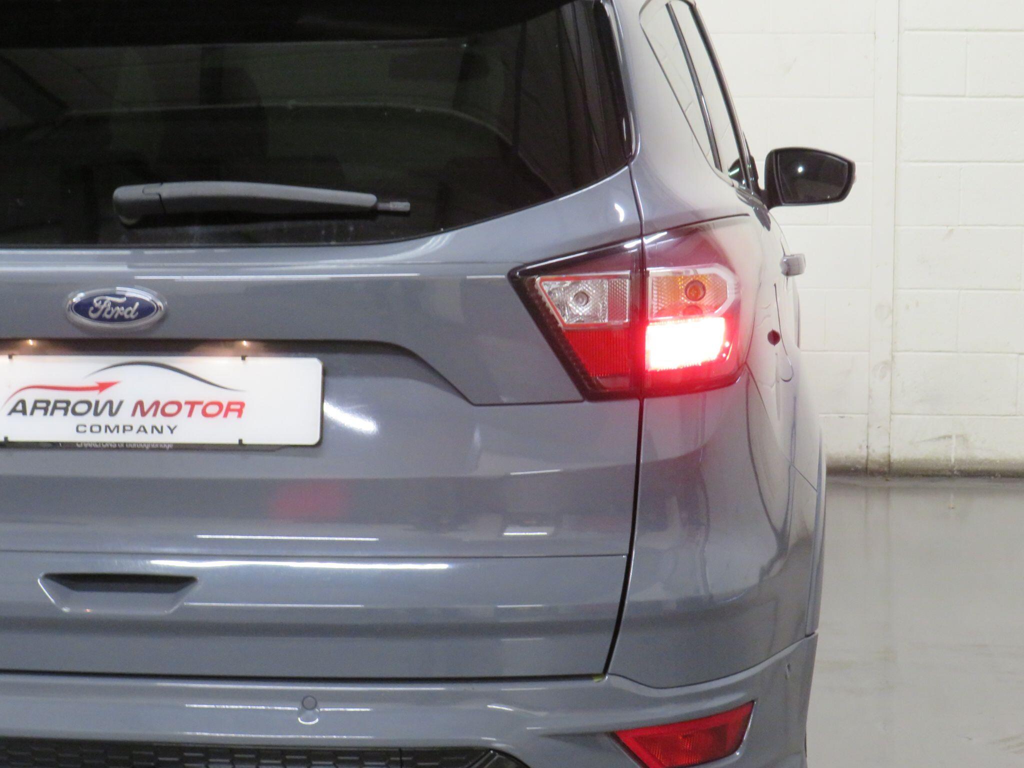 Ford Kuga - Image 12