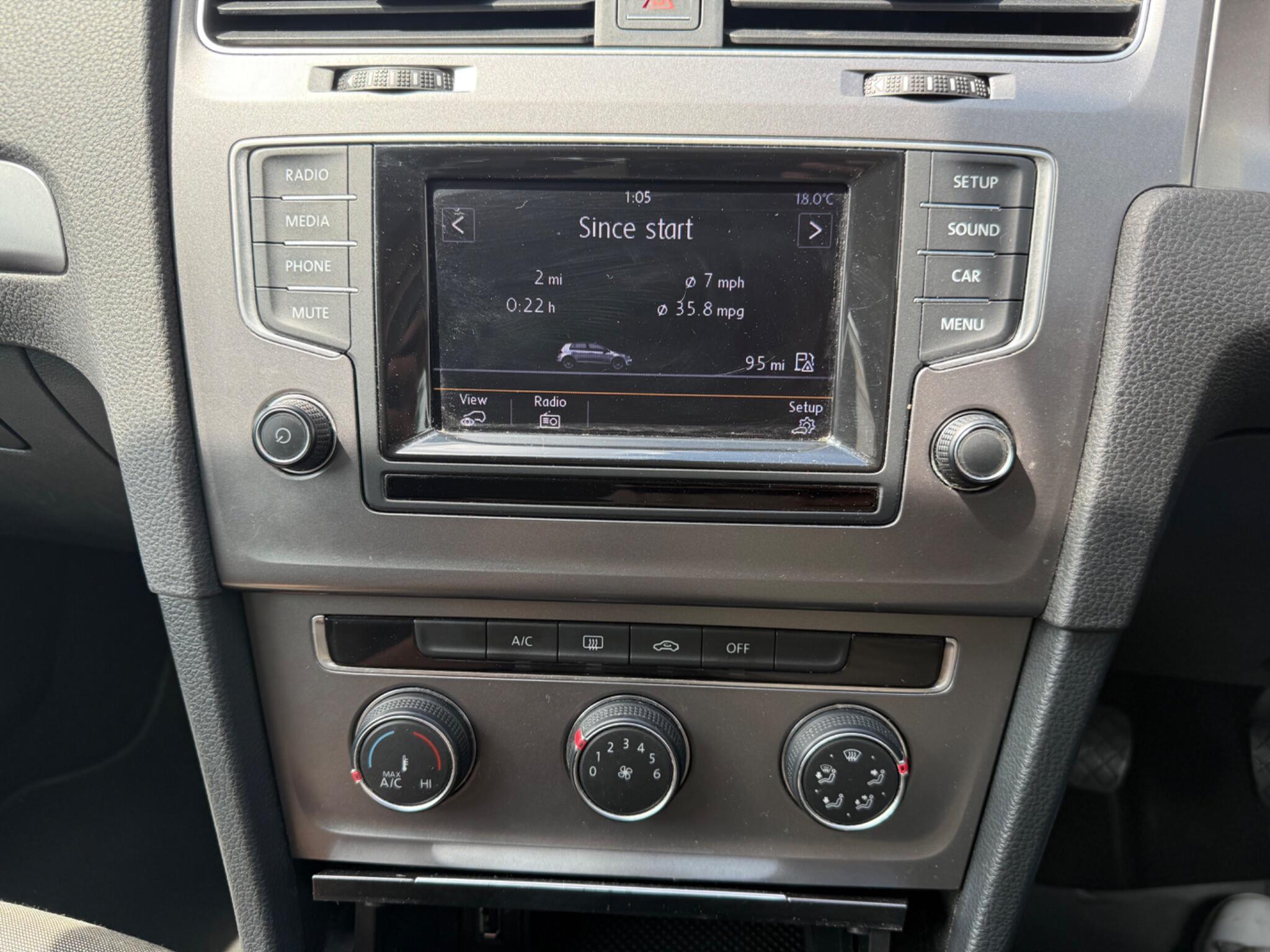 Volkswagen Golf - Image 13