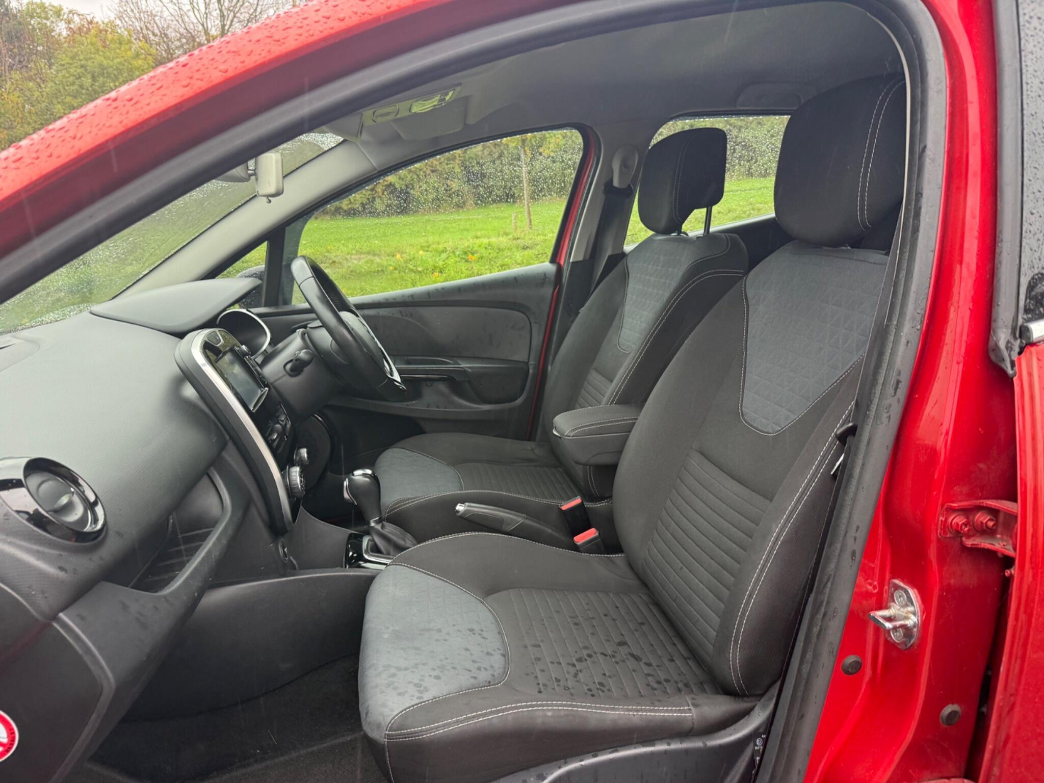Renault Clio - Image 12